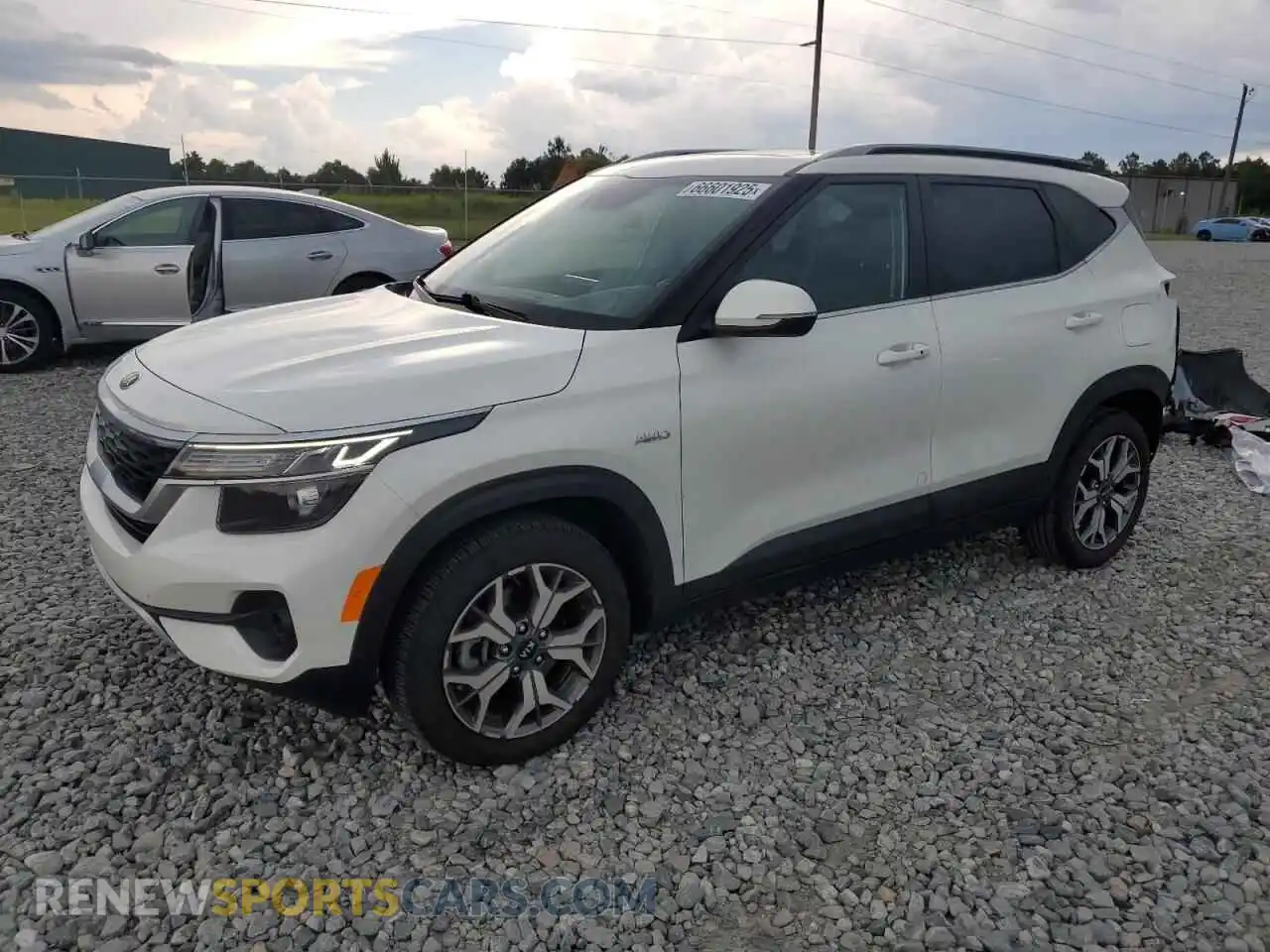1 Photograph of a damaged car KNDERCAA9M7168964 KIA SELTOS 2021
