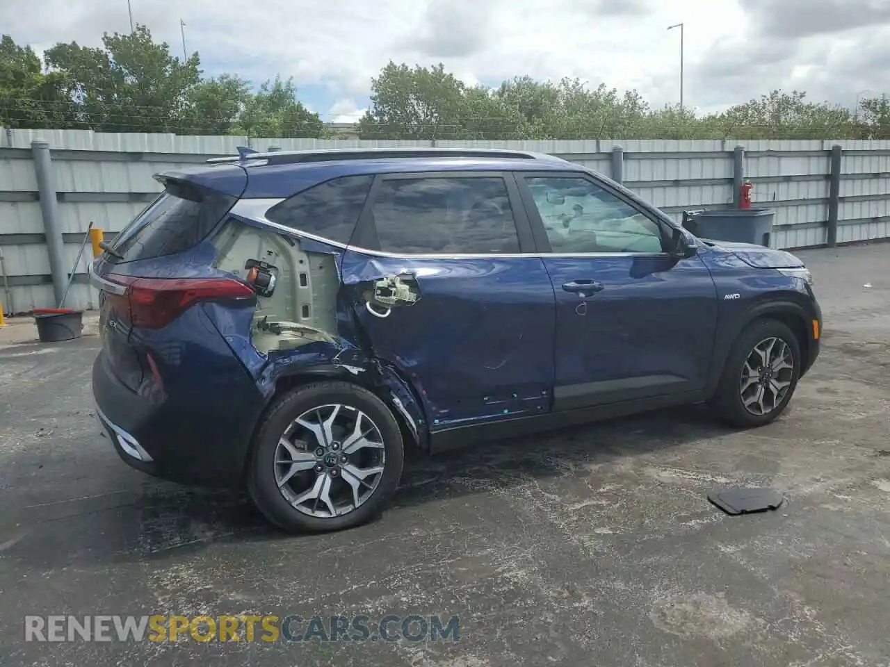 3 Photograph of a damaged car KNDERCAA9M7219461 KIA SELTOS 2021