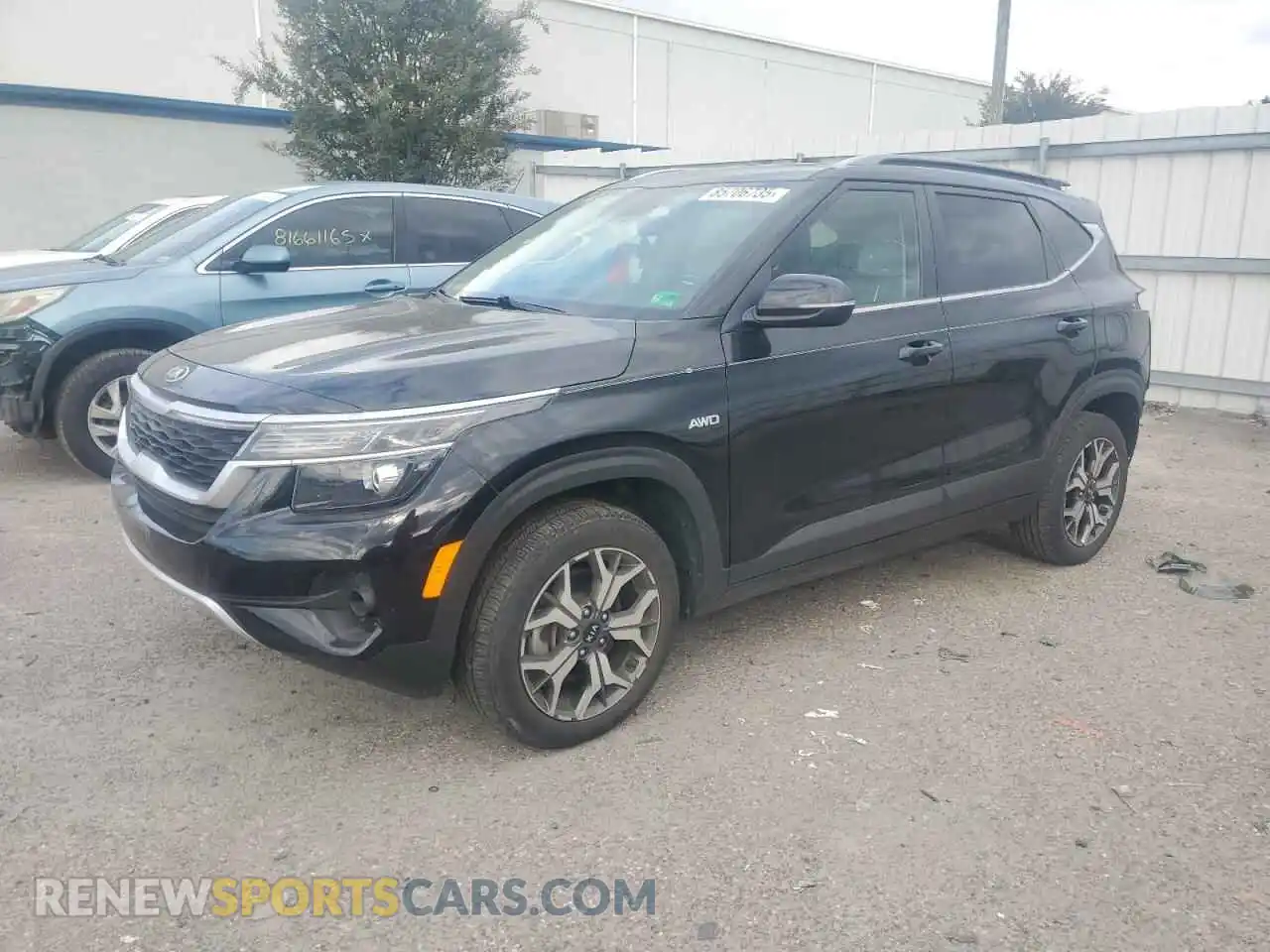 1 Photograph of a damaged car KNDERCAAXM7092557 KIA SELTOS 2021