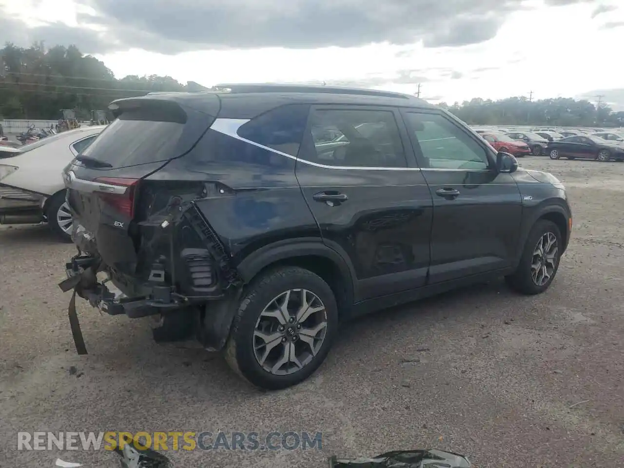 3 Photograph of a damaged car KNDERCAAXM7092557 KIA SELTOS 2021