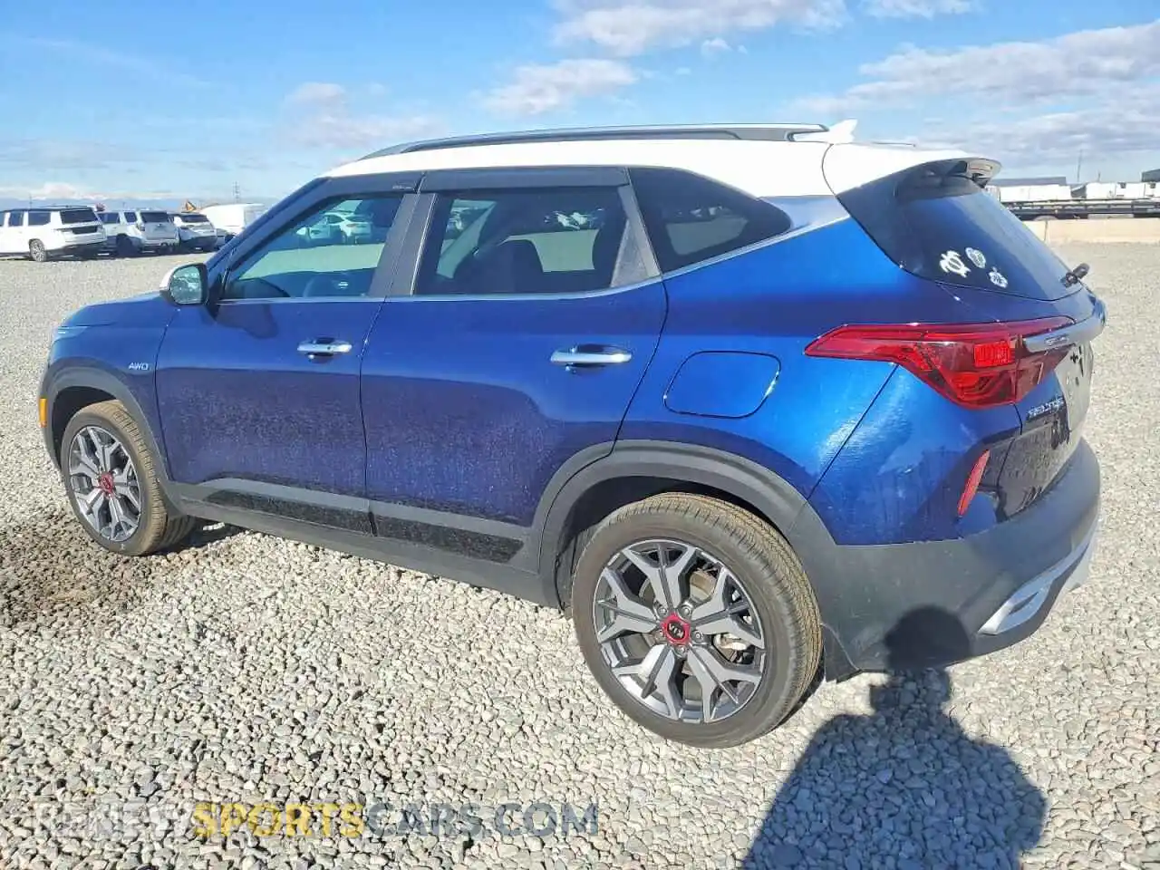 2 Photograph of a damaged car KNDETCA20M7208021 KIA SELTOS 2021