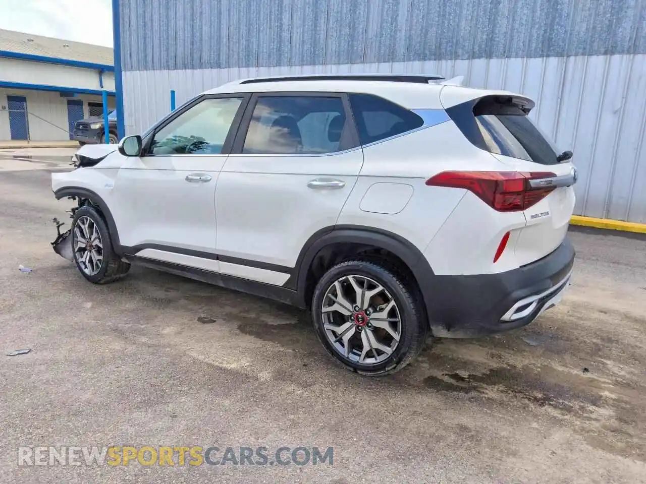 2 Photograph of a damaged car KNDETCA22M7056601 KIA SELTOS 2021