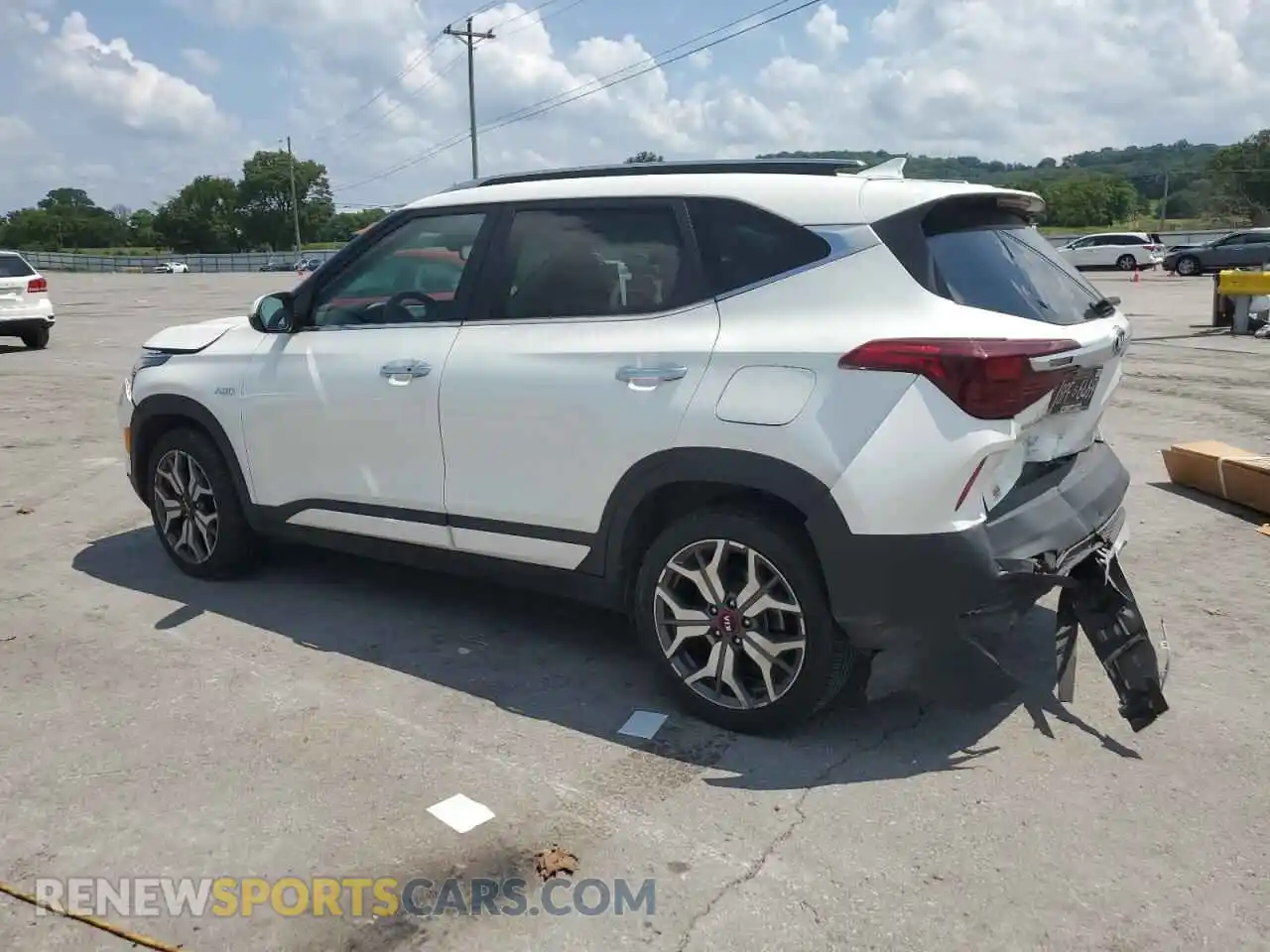 2 Photograph of a damaged car KNDETCA22M7081482 KIA SELTOS 2021