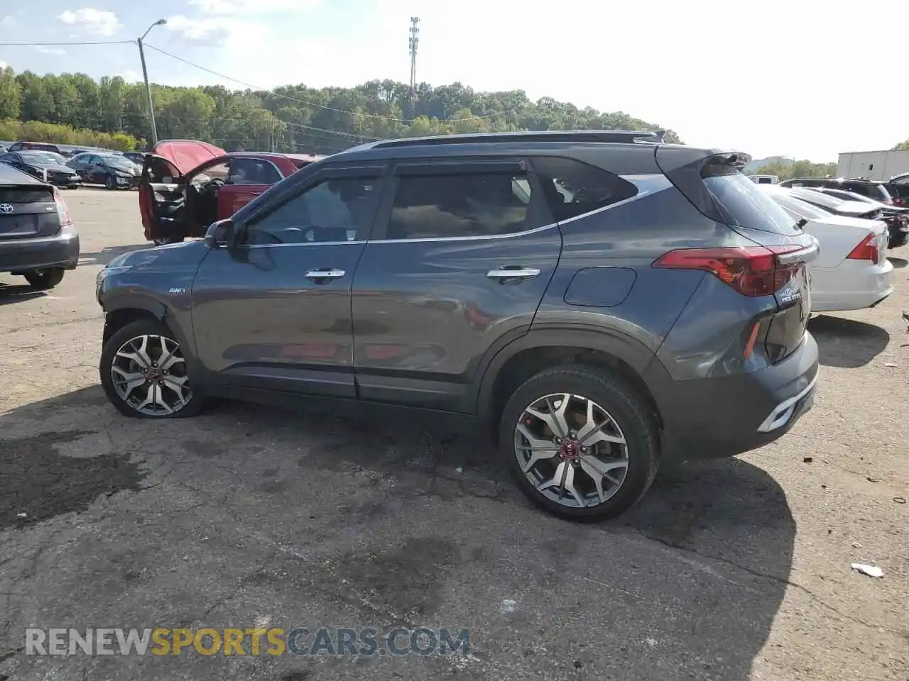 2 Photograph of a damaged car KNDETCA22M7089355 KIA SELTOS 2021