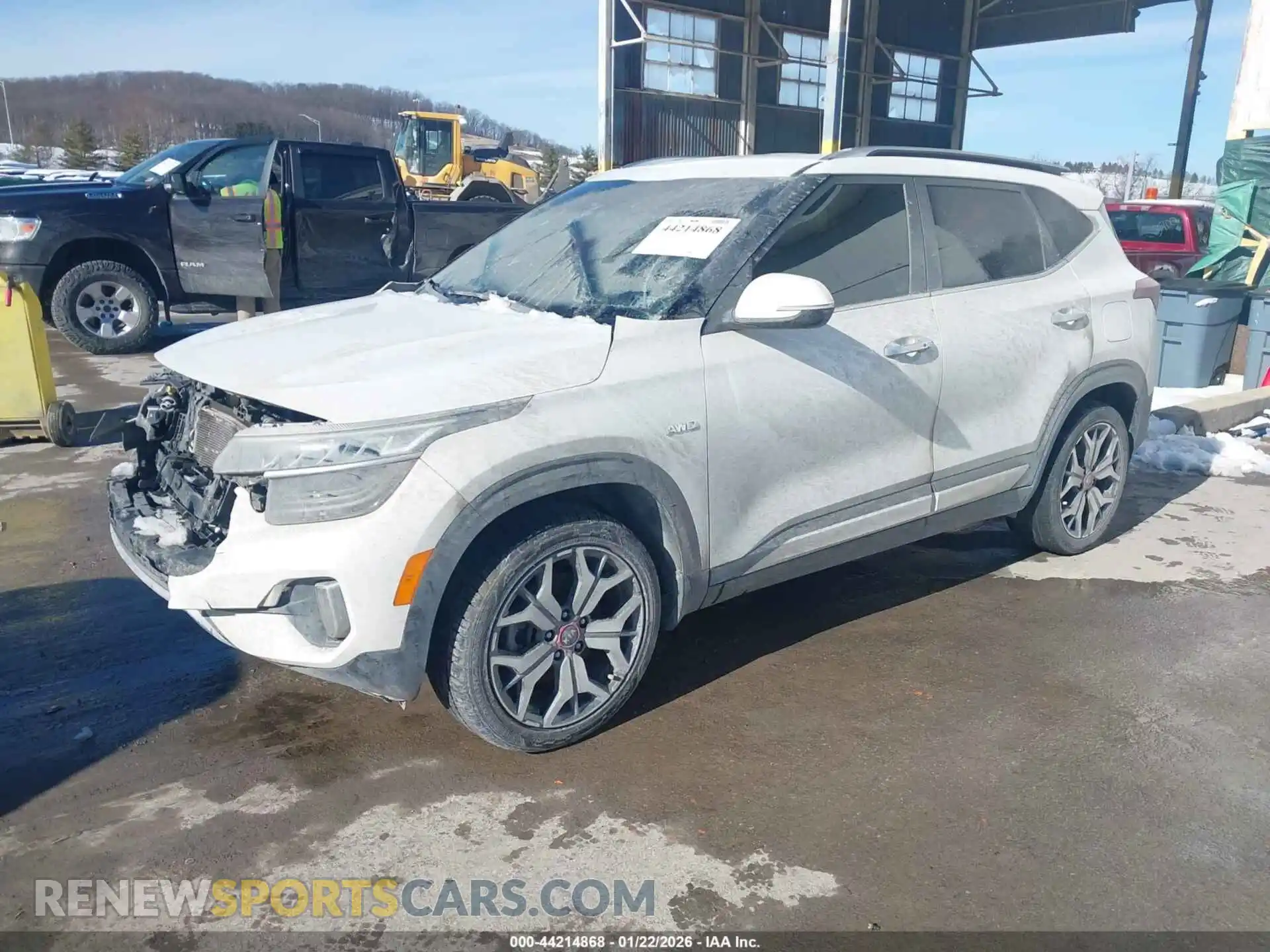 2 fotografías del automóvil dañado KNDETCA22M7151613 KIA SELTOS 2021