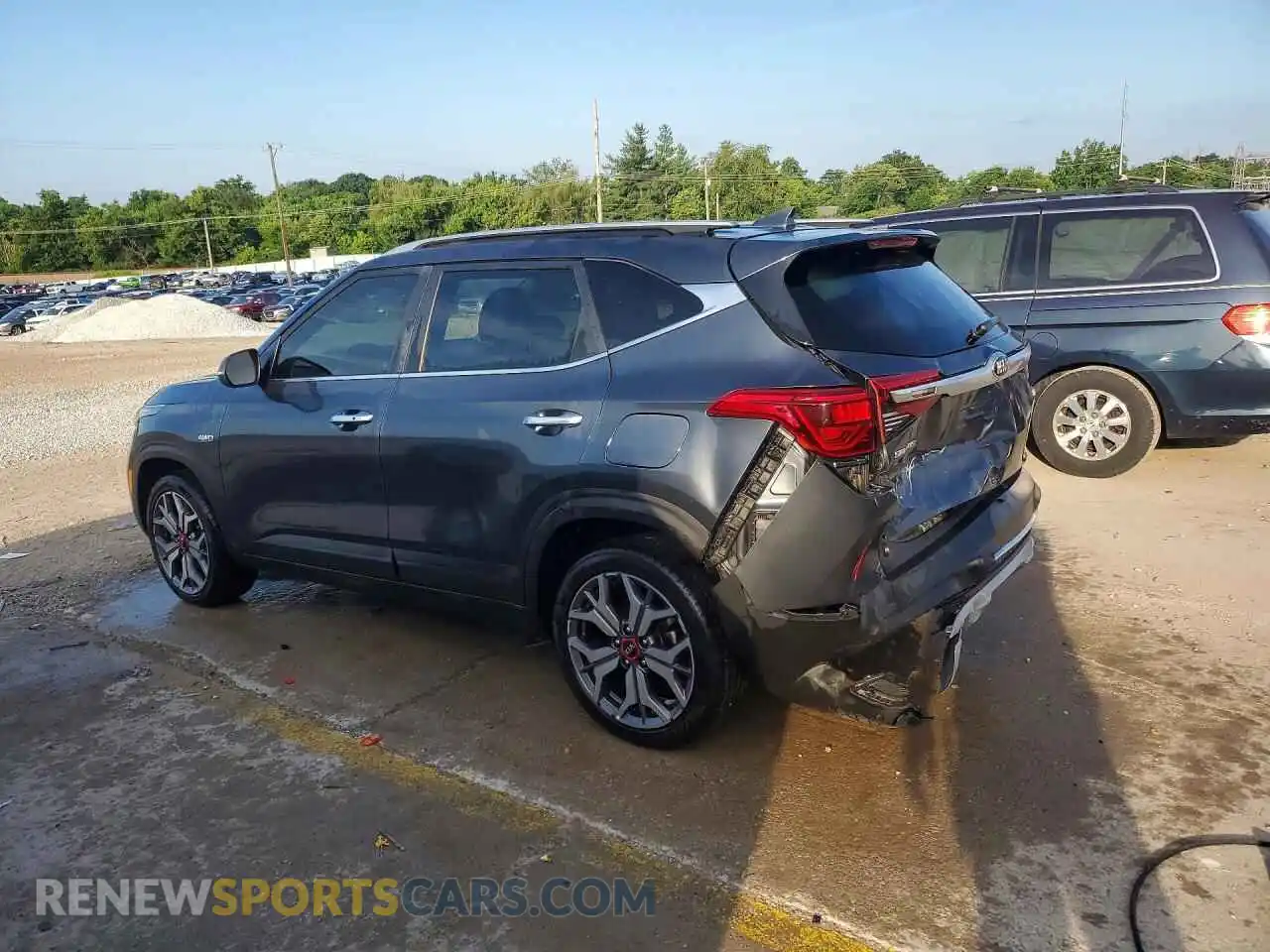 2 Photograph of a damaged car KNDETCA25M7175016 KIA SELTOS 2021