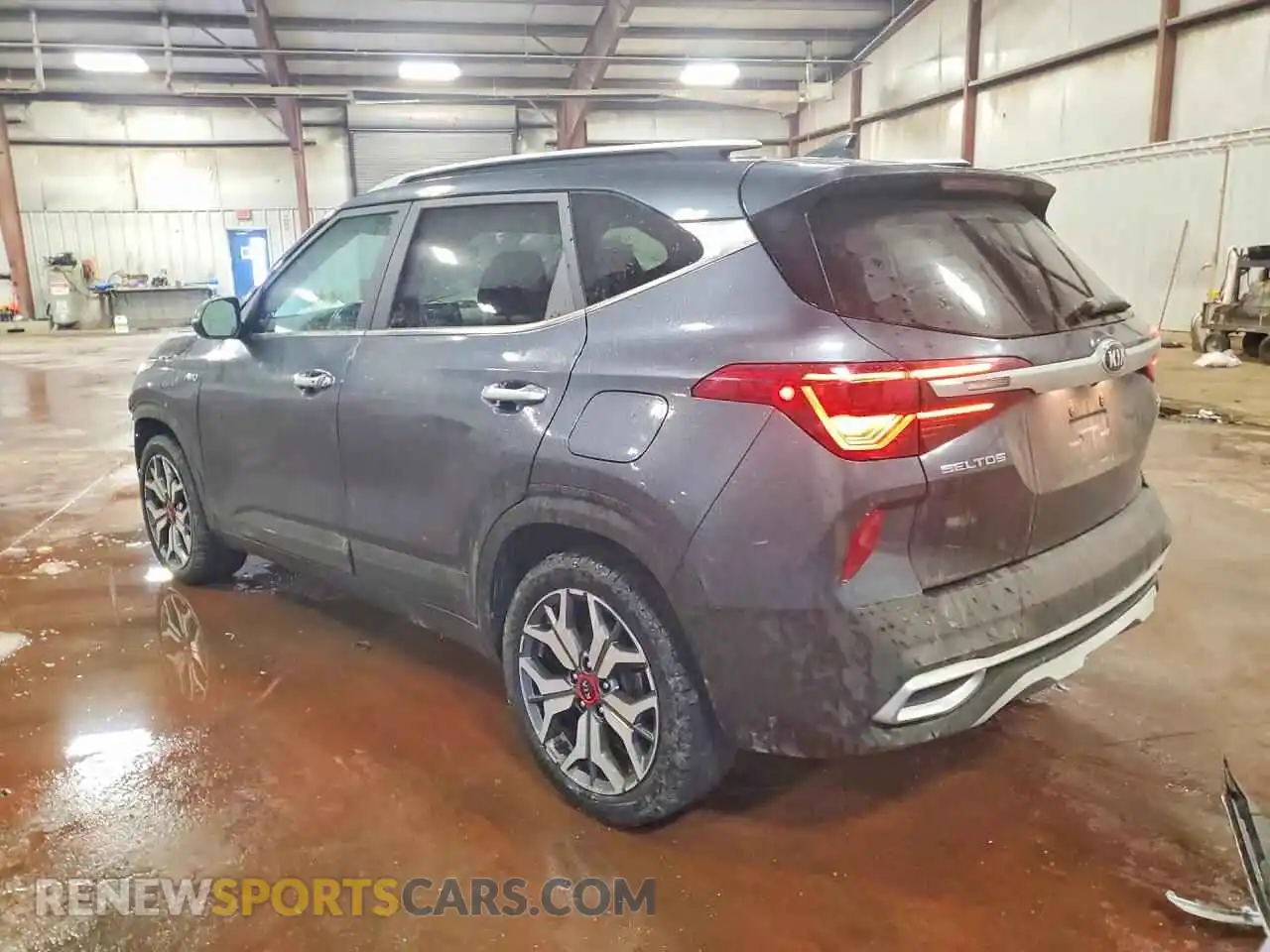 2 Photograph of a damaged car KNDETCA26M7208122 KIA SELTOS 2021