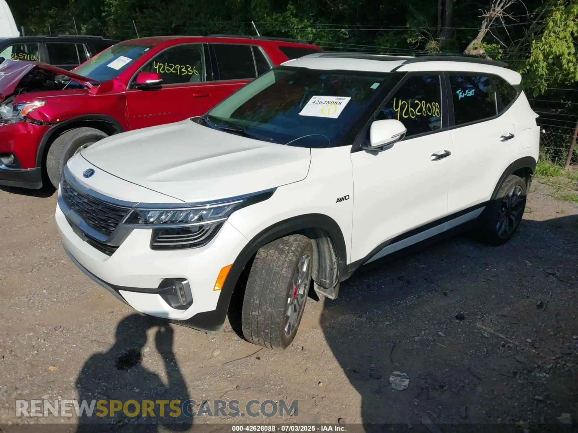 2 Photograph of a damaged car KNDETCA28M7177486 KIA SELTOS 2021