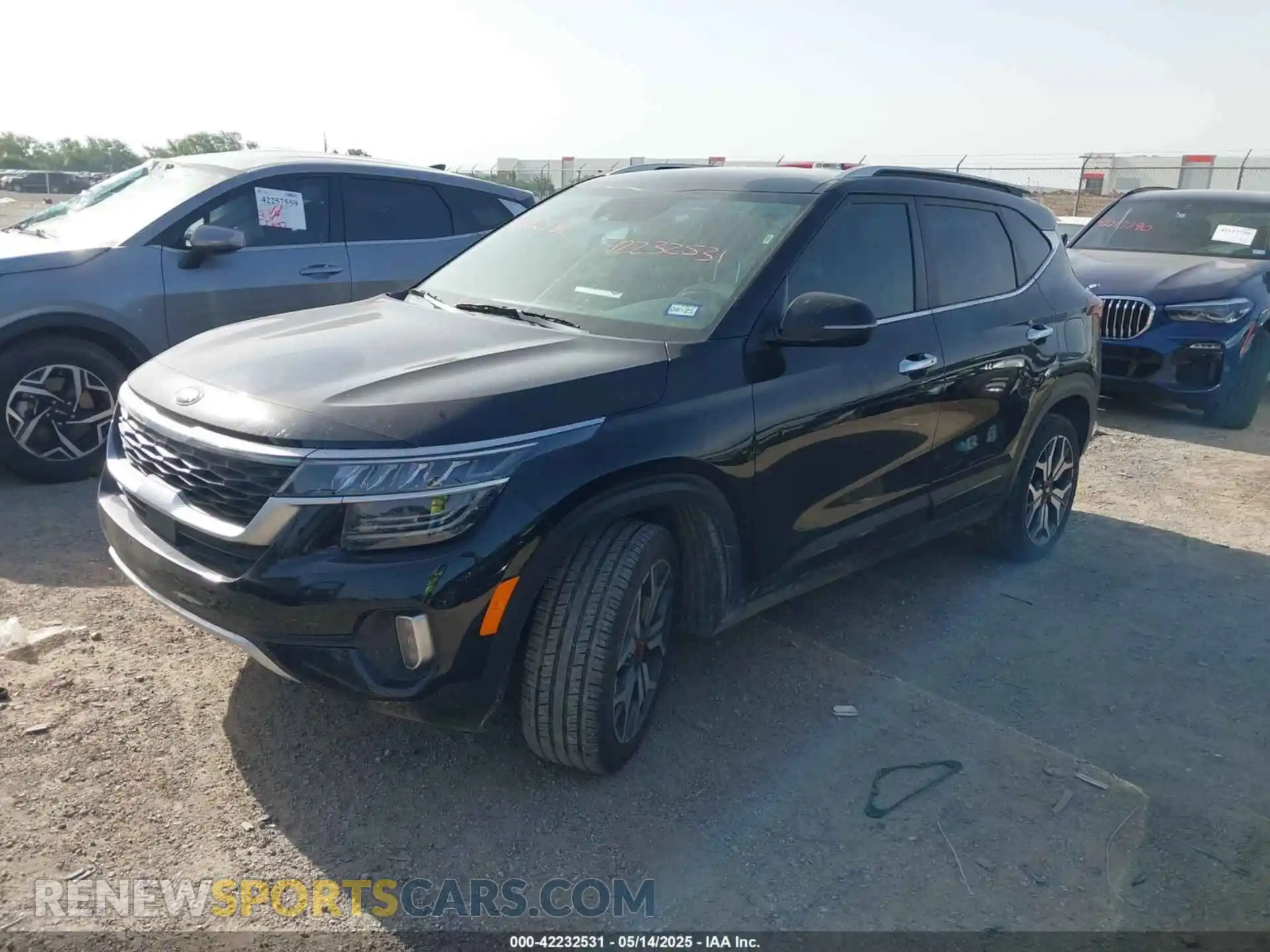 2 Photograph of a damaged car KNDETCA2XM7204218 KIA SELTOS 2021
