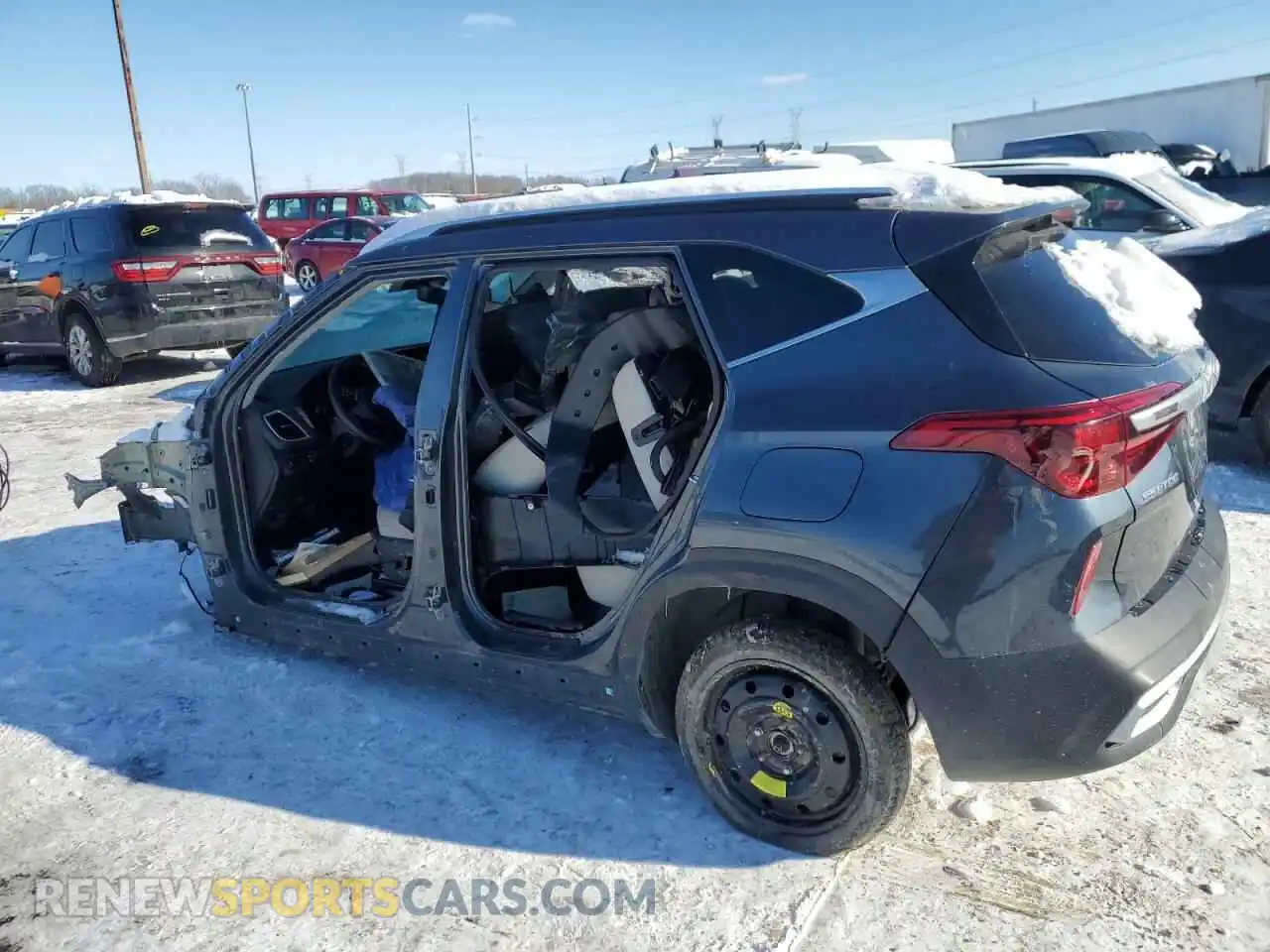 2 Photograph of a damaged car KNDETCA2XM7211735 KIA SELTOS 2021