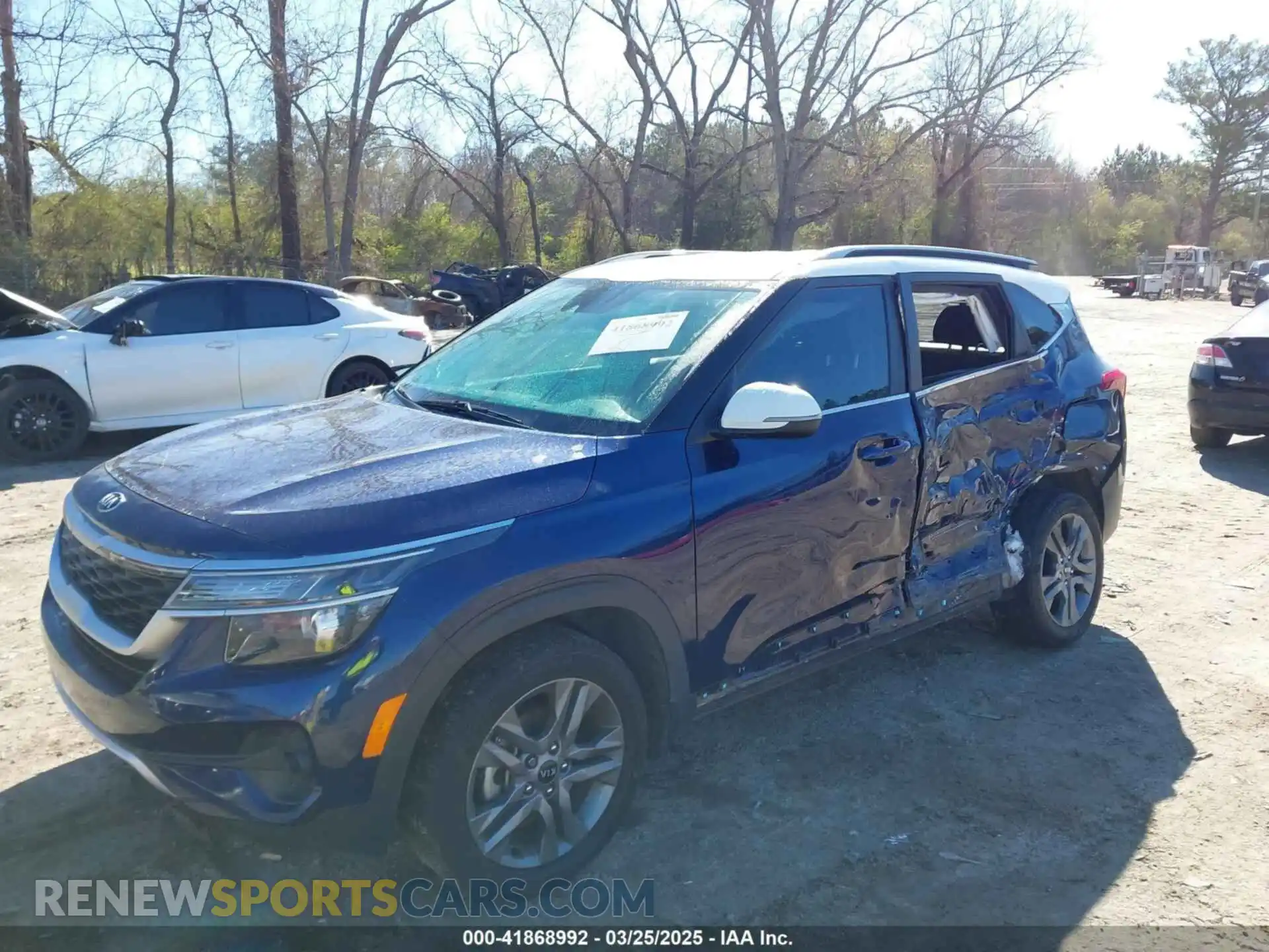 2 Photograph of a damaged car KNDEU2AA2M7121560 KIA SELTOS 2021