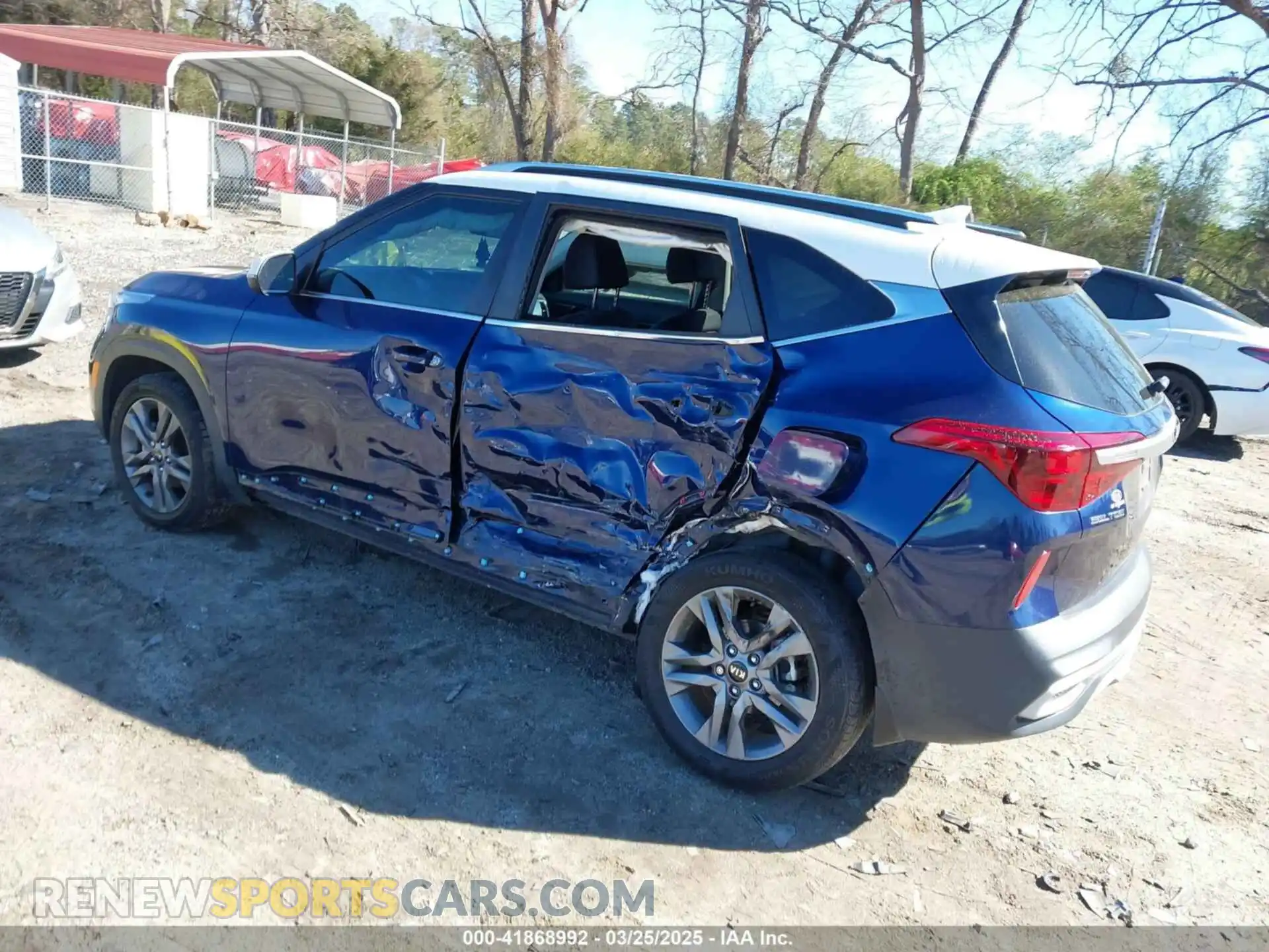 3 Photograph of a damaged car KNDEU2AA2M7121560 KIA SELTOS 2021