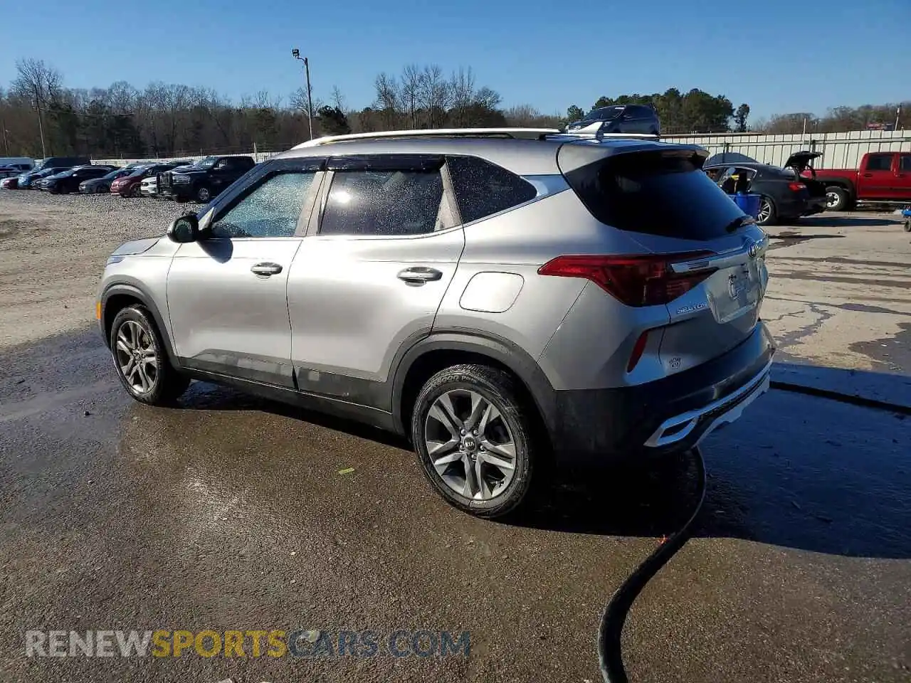 2 Photograph of a damaged car KNDEU2AA3M7095017 KIA SELTOS 2021