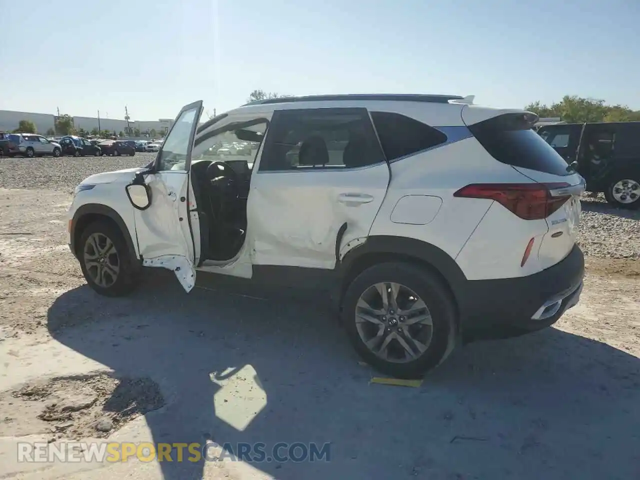 2 Photograph of a damaged car KNDEU2AA3M7159184 KIA SELTOS 2021