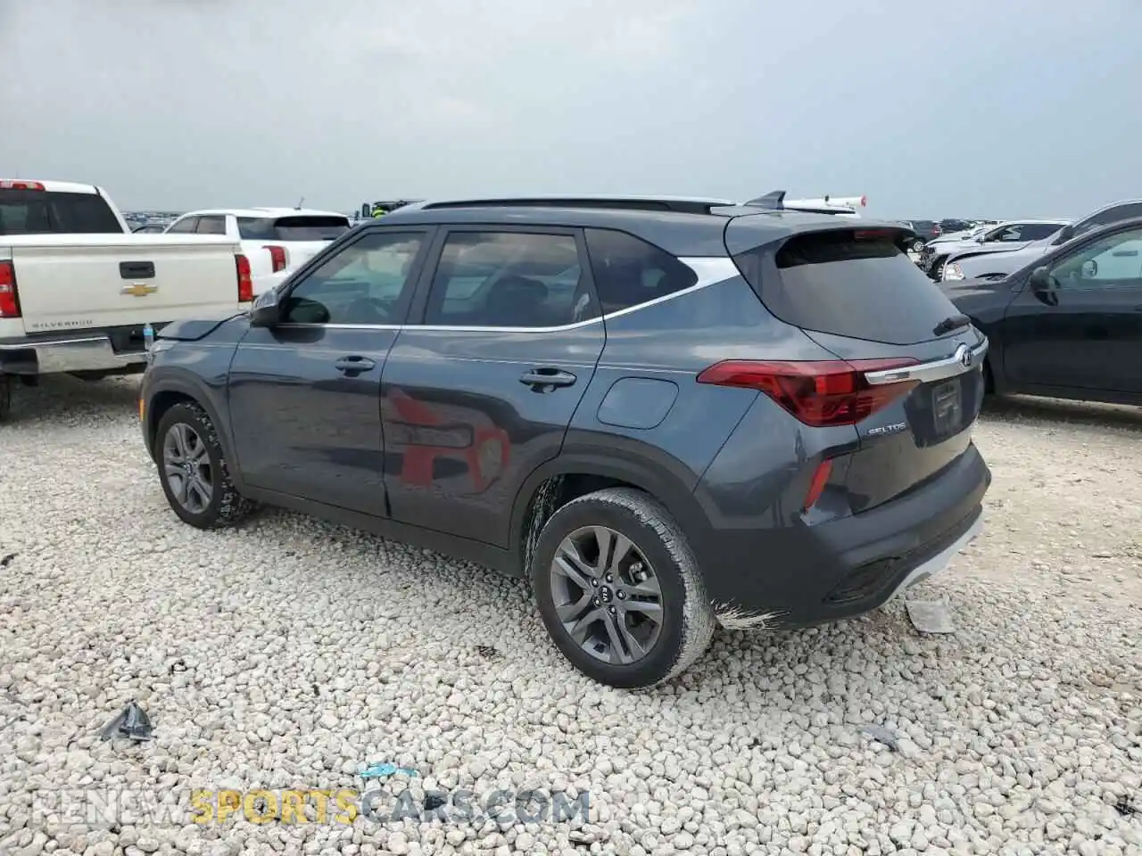 2 Photograph of a damaged car KNDEU2AA4M7129983 KIA SELTOS 2021