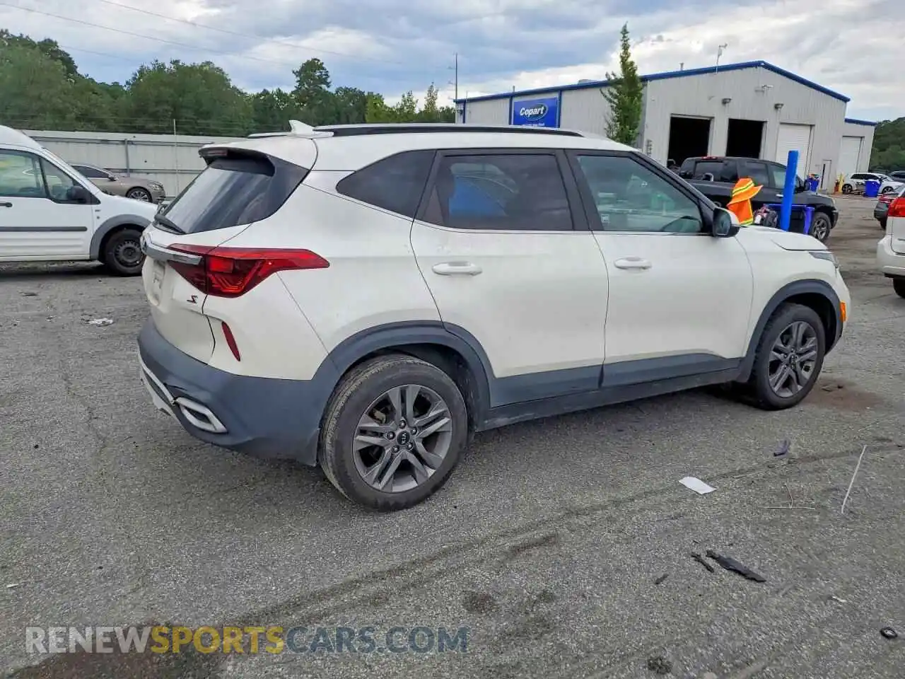 3 Photograph of a damaged car KNDEU2AA5M7141365 KIA SELTOS 2021