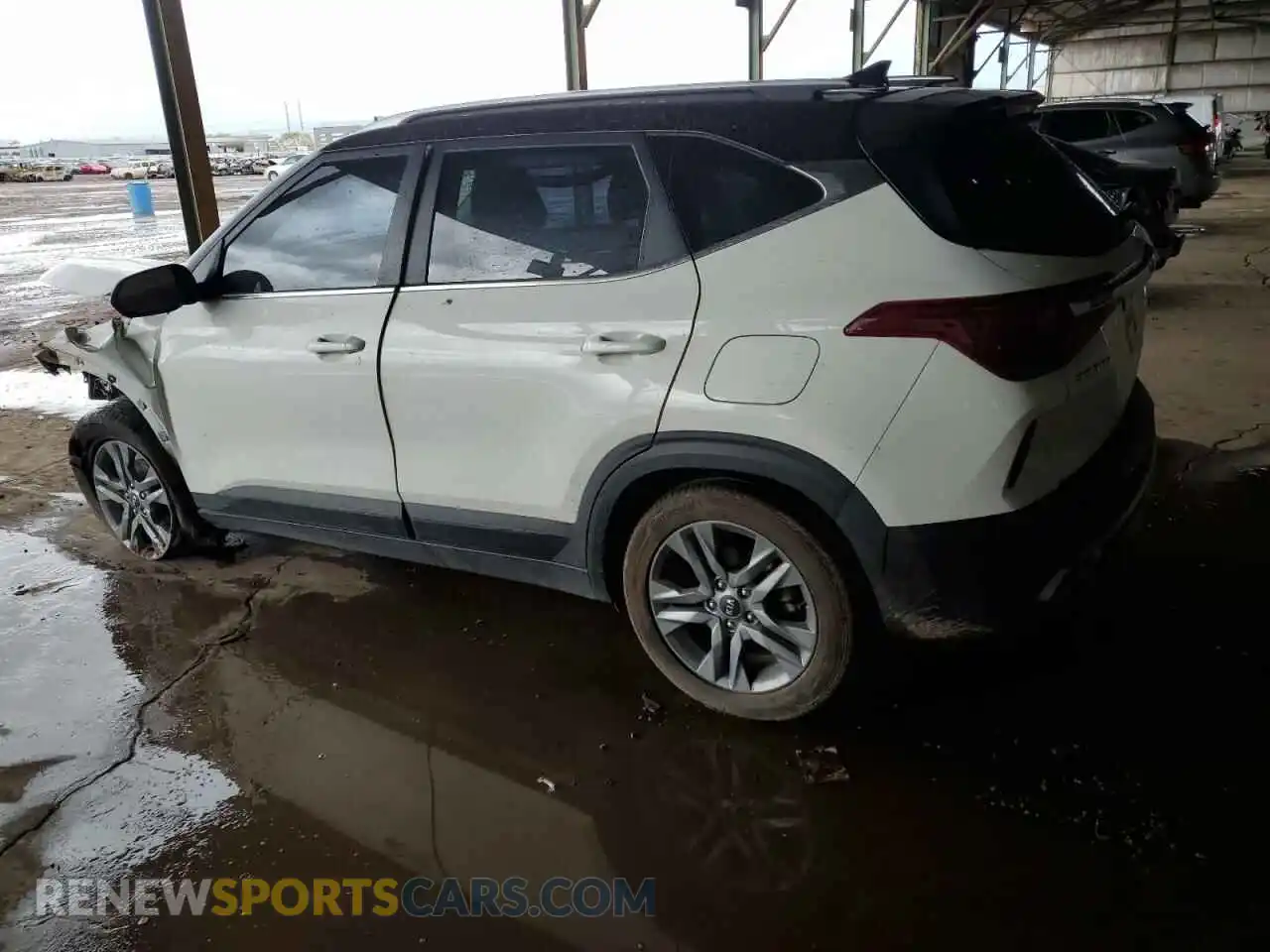 2 Photograph of a damaged car KNDEU2AA6M7099112 KIA SELTOS 2021
