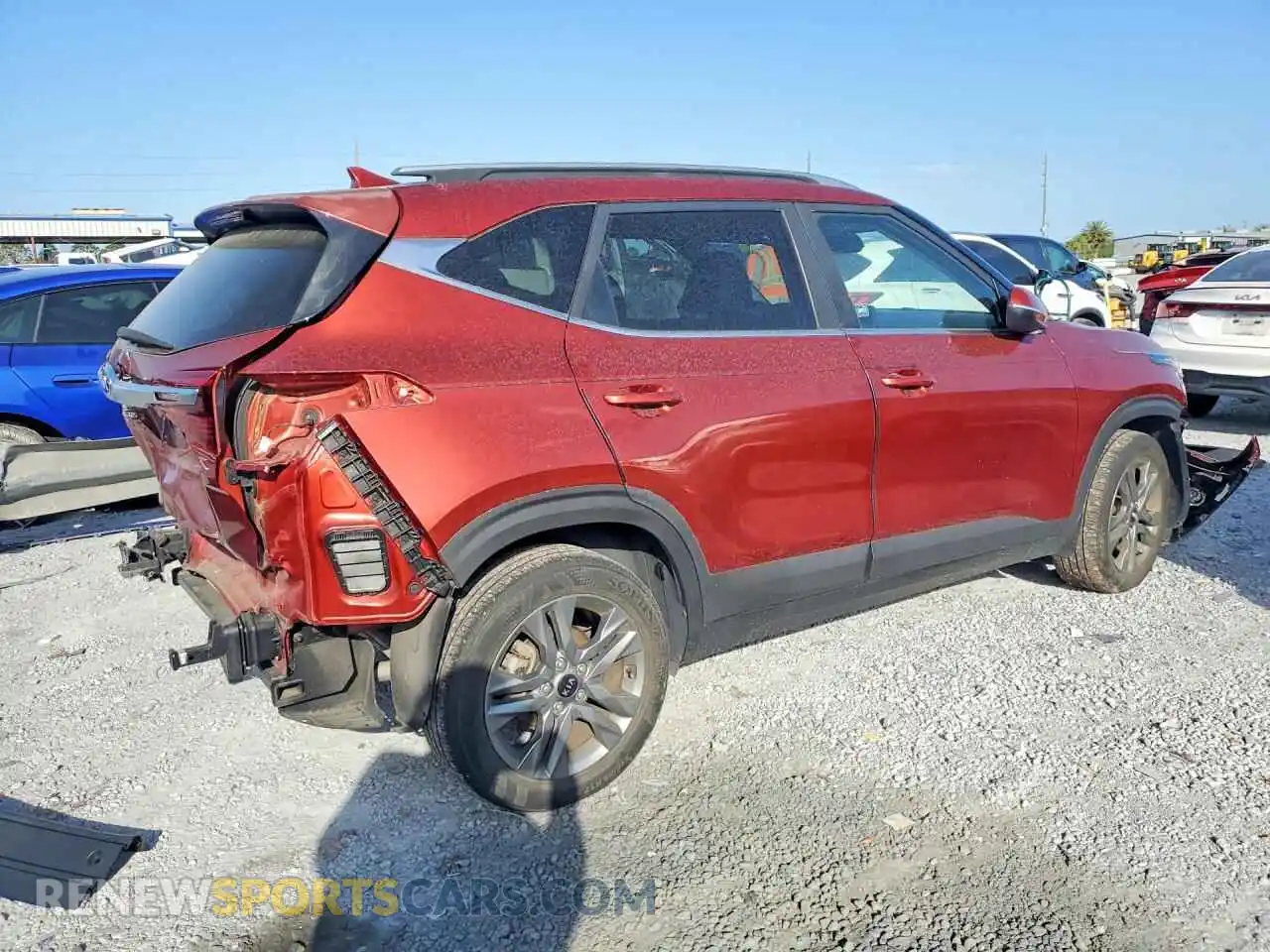 3 Photograph of a damaged car KNDEU2AA6M7167828 KIA SELTOS 2021