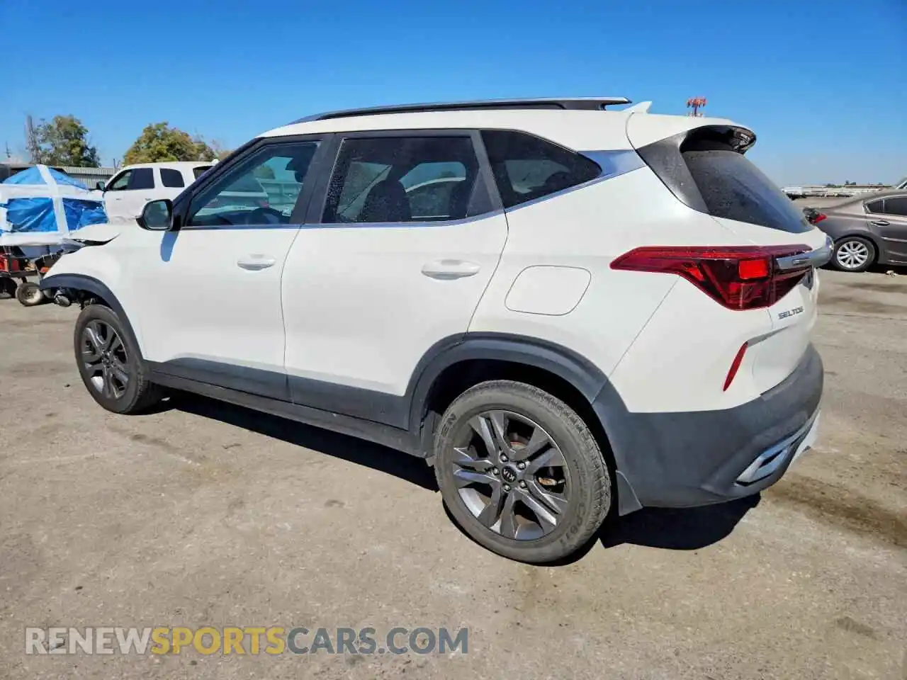 2 Photograph of a damaged car KNDEU2AAXM7080112 KIA SELTOS 2021