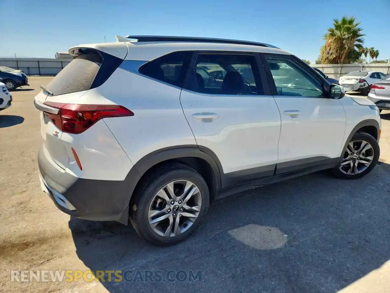3 Photograph of a damaged car KNDEU2AAXM7080112 KIA SELTOS 2021