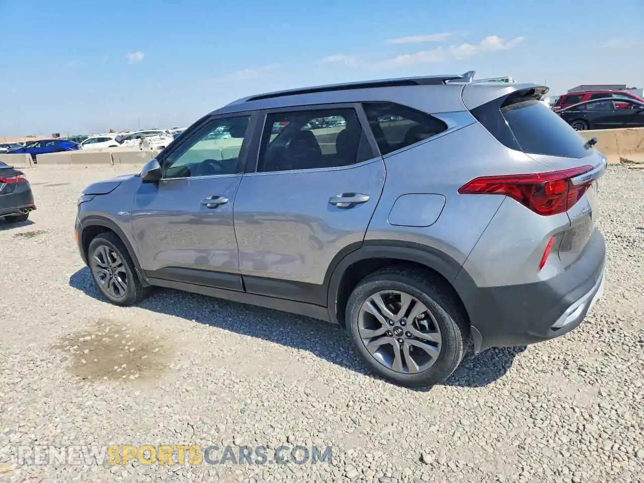 2 Photograph of a damaged car KNDEUCAA3M7071466 KIA SELTOS 2021