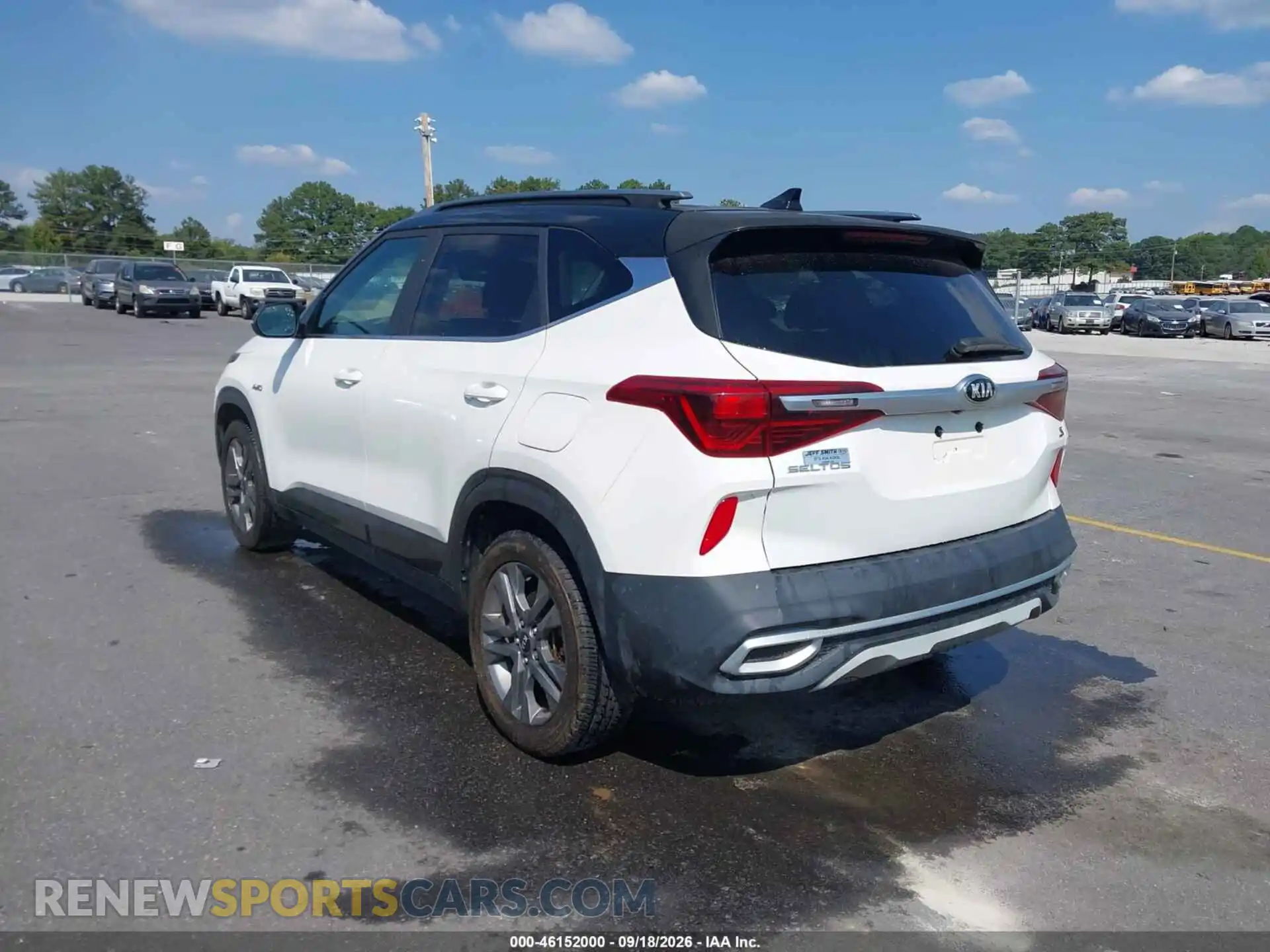 3 fotografías del automóvil dañado KNDEUCAA6M7041474 KIA SELTOS 2021