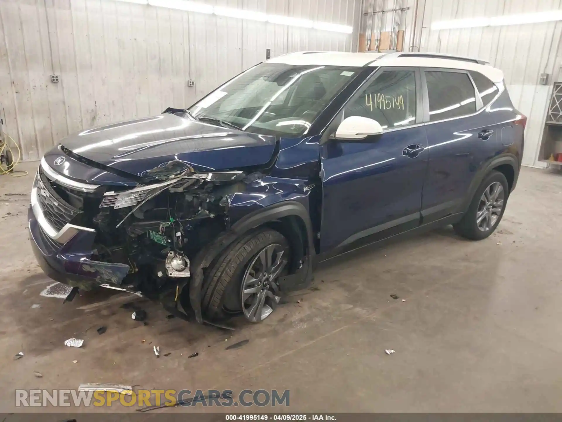 2 Photograph of a damaged car KNDEUCAA6M7117095 KIA SELTOS 2021