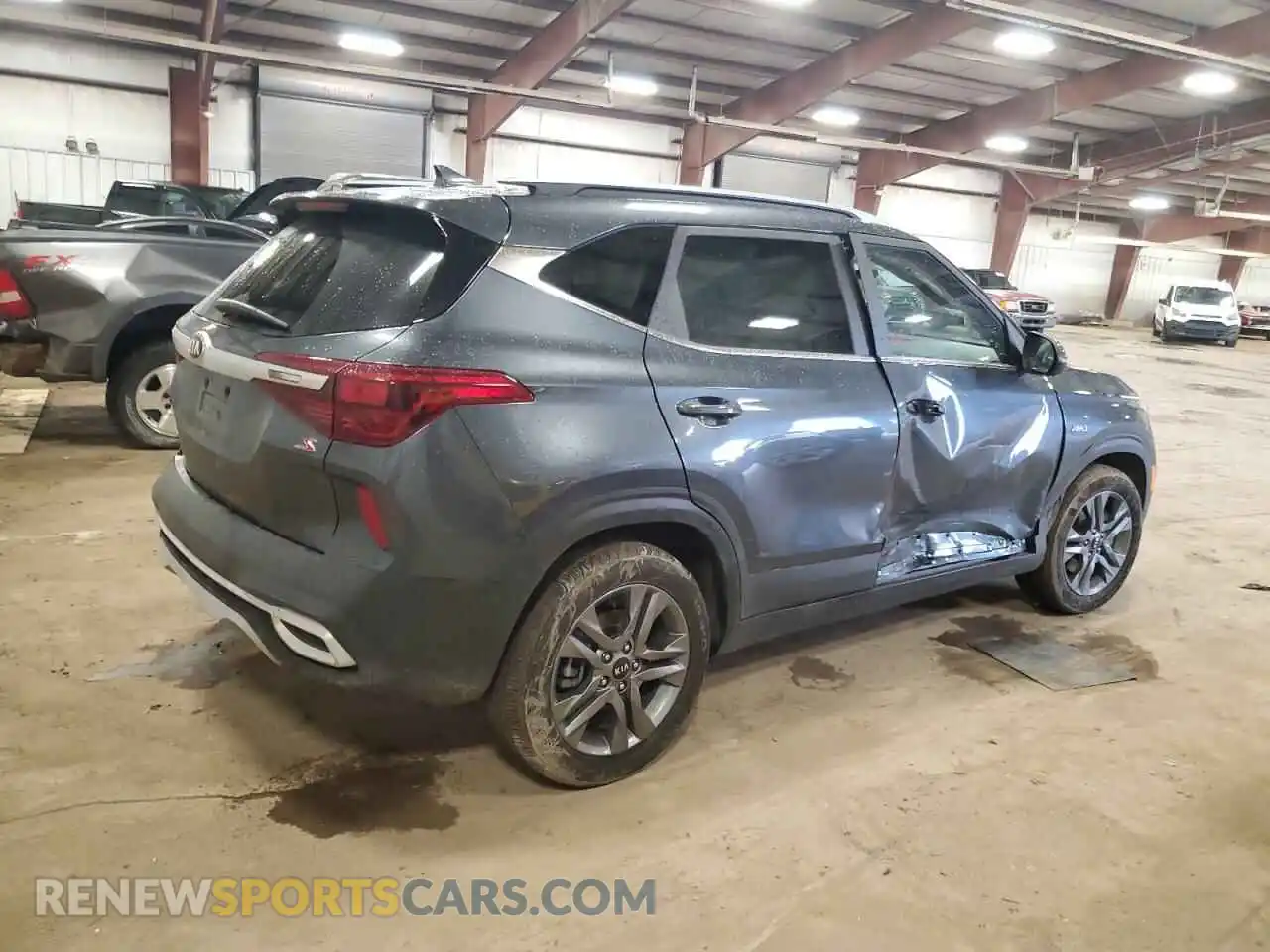 3 Photograph of a damaged car KNDEUCAA7M7200860 KIA SELTOS 2021