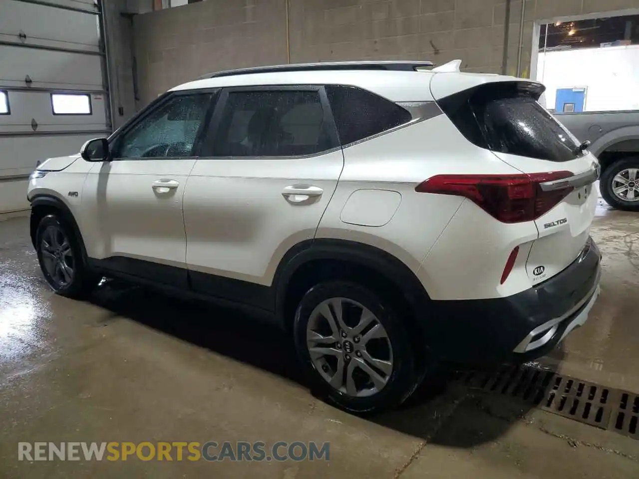 2 Photograph of a damaged car KNDEUCAA9M7140144 KIA SELTOS 2021