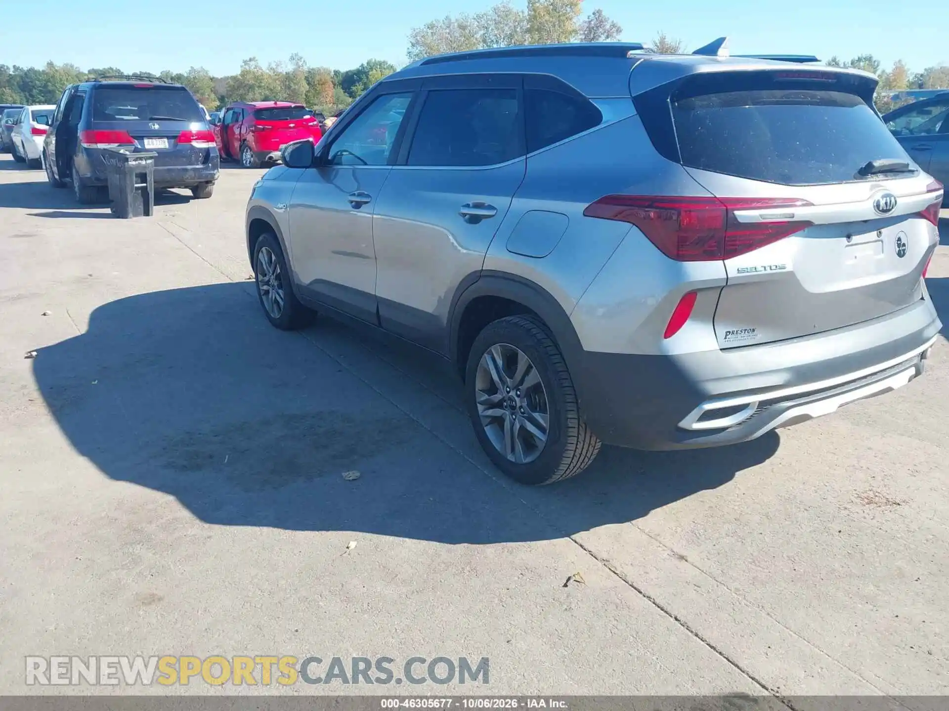 3 fotografías del automóvil dañado KNDEUCAAXM7069407 KIA SELTOS 2021