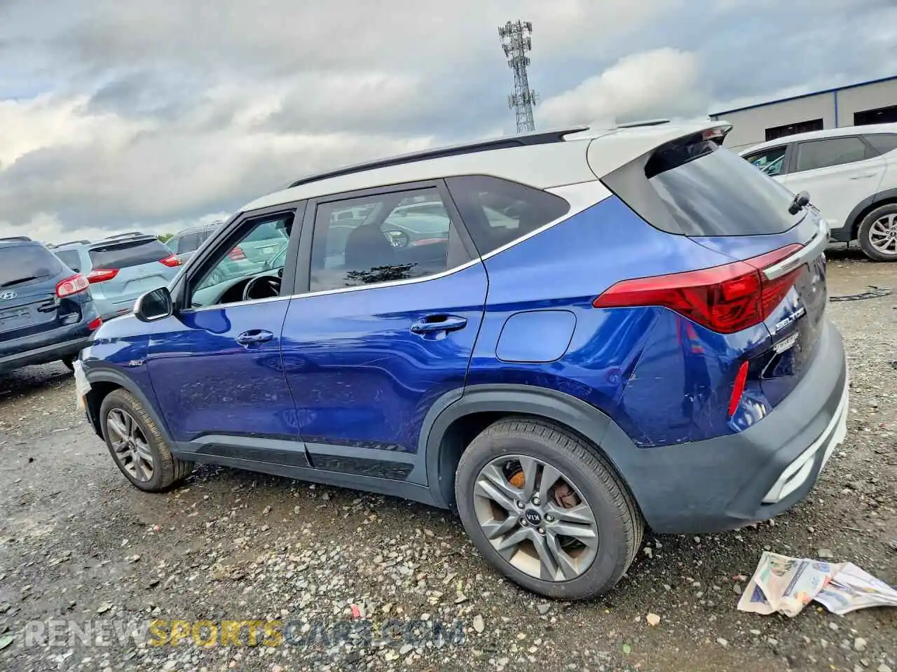 2 Photograph of a damaged car KNDEUCAAXM7082853 KIA SELTOS 2021
