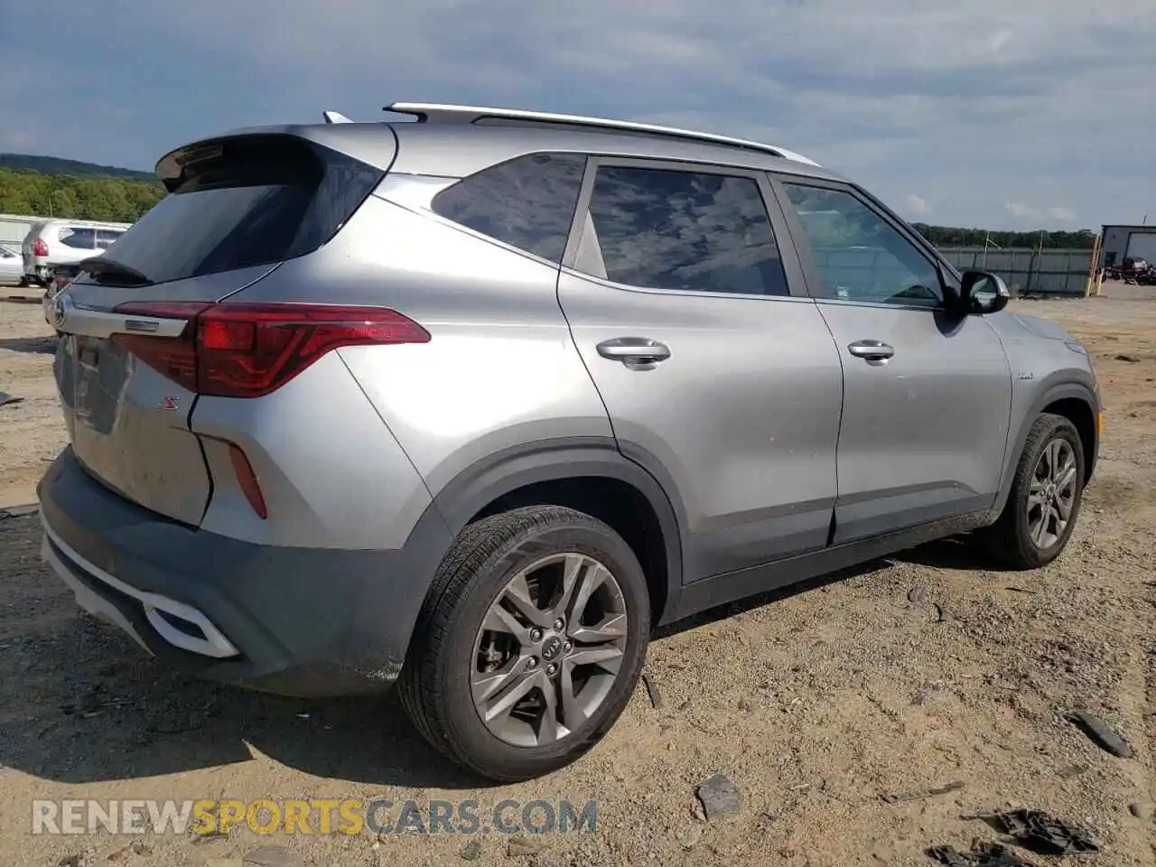 3 Photograph of a damaged car KNDEUCAAXM7174268 KIA SELTOS 2021