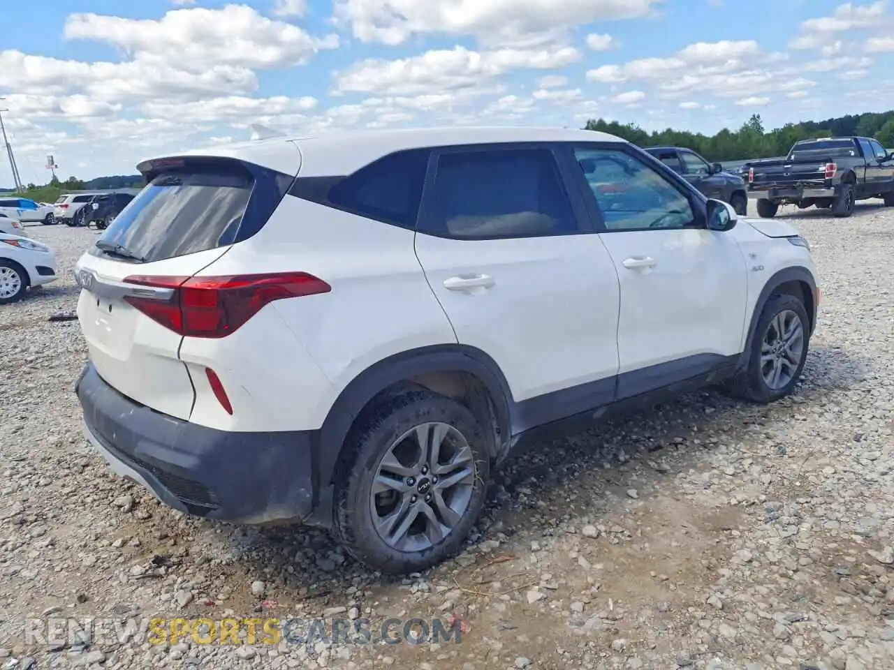 3 fotografías del automóvil dañado KNDEPCAA2P7430981 KIA SELTOS 2023