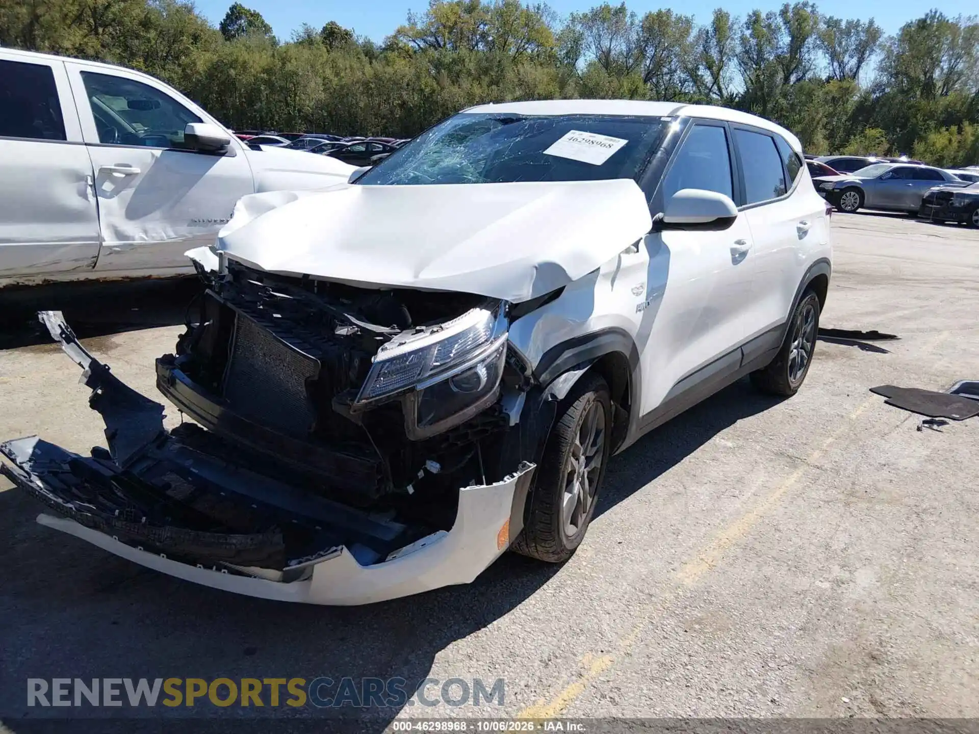 2 fotografías del automóvil dañado KNDEPCAA3P7386845 KIA SELTOS 2023