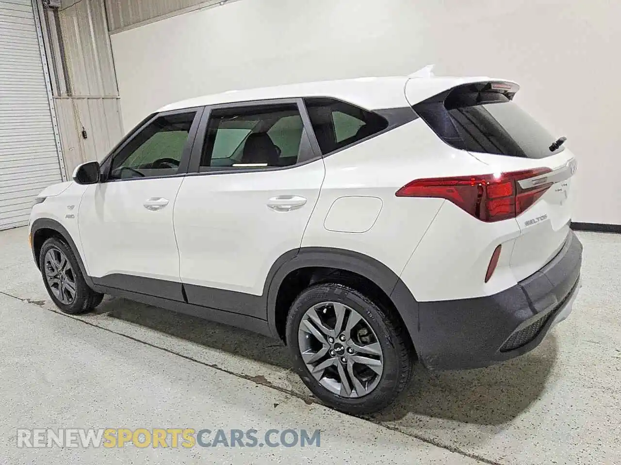 2 Photograph of a damaged car KNDEPCAA7P7364606 KIA SELTOS 2023