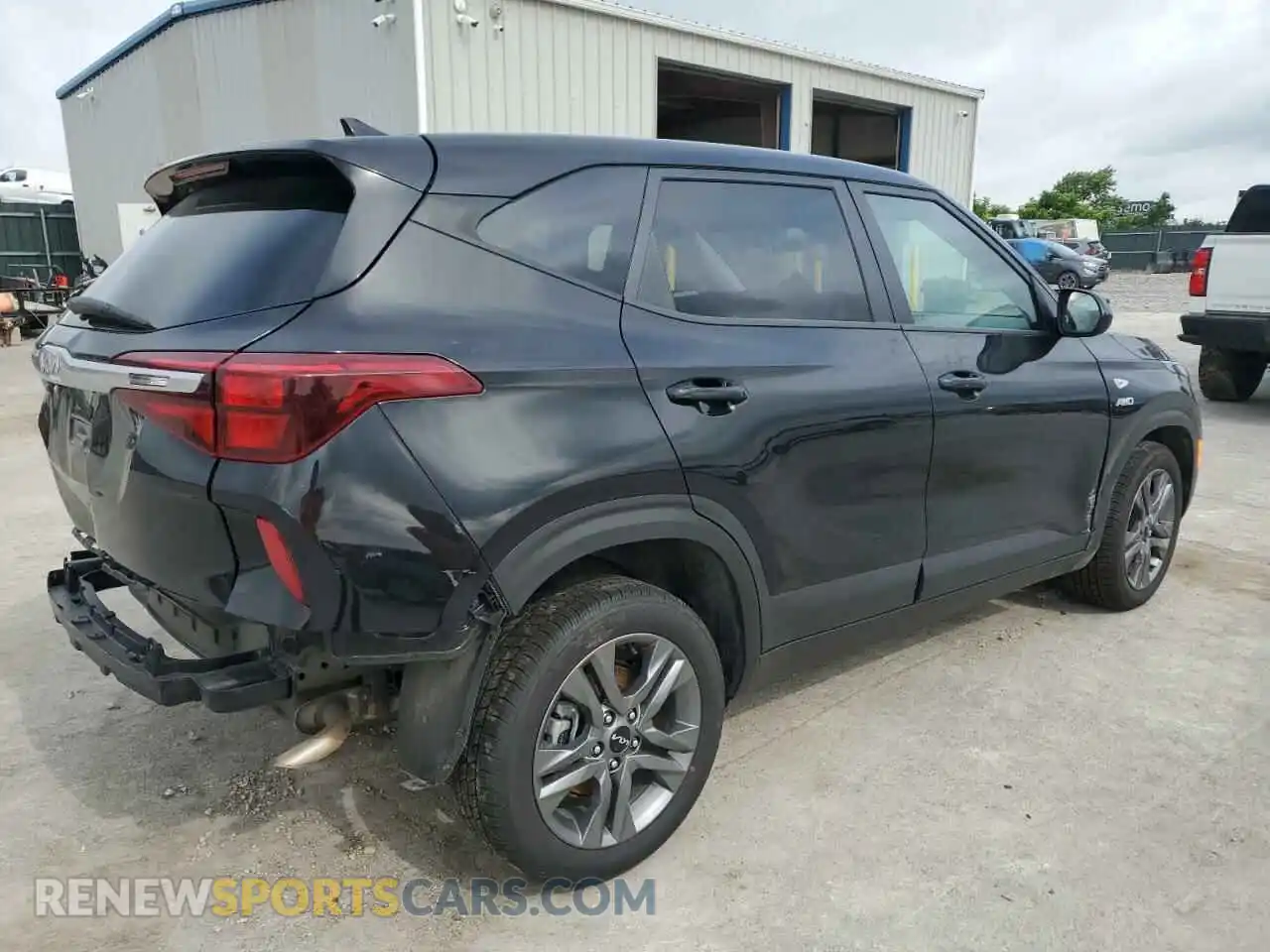 3 Photograph of a damaged car KNDEPCAA7P7409799 KIA SELTOS 2023
