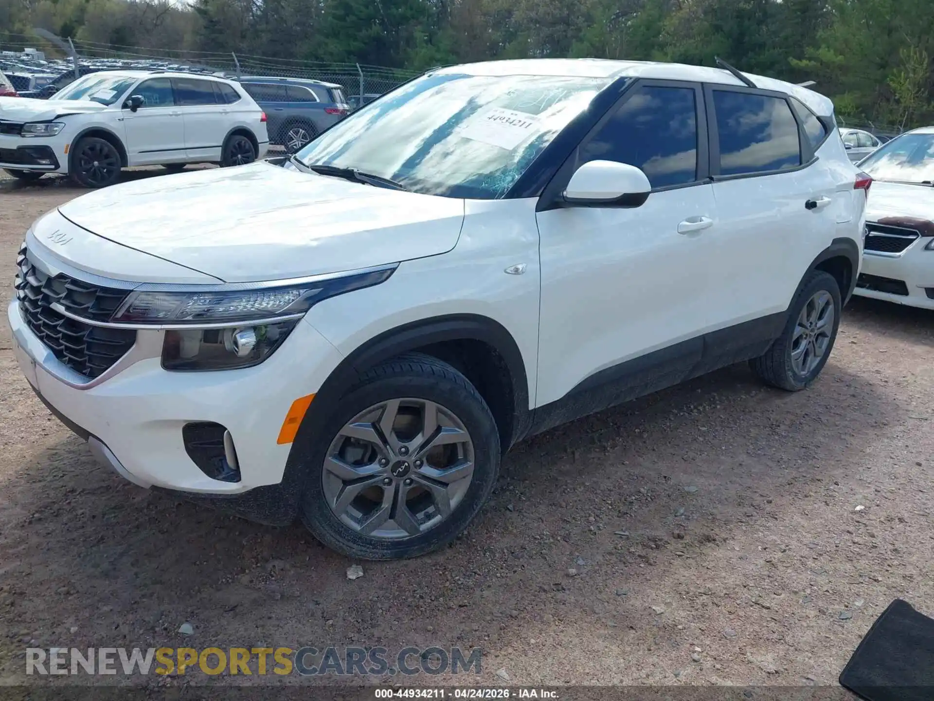 2 Photograph of a damaged car KNDEPCAAXR7497931 KIA SELTOS 2024