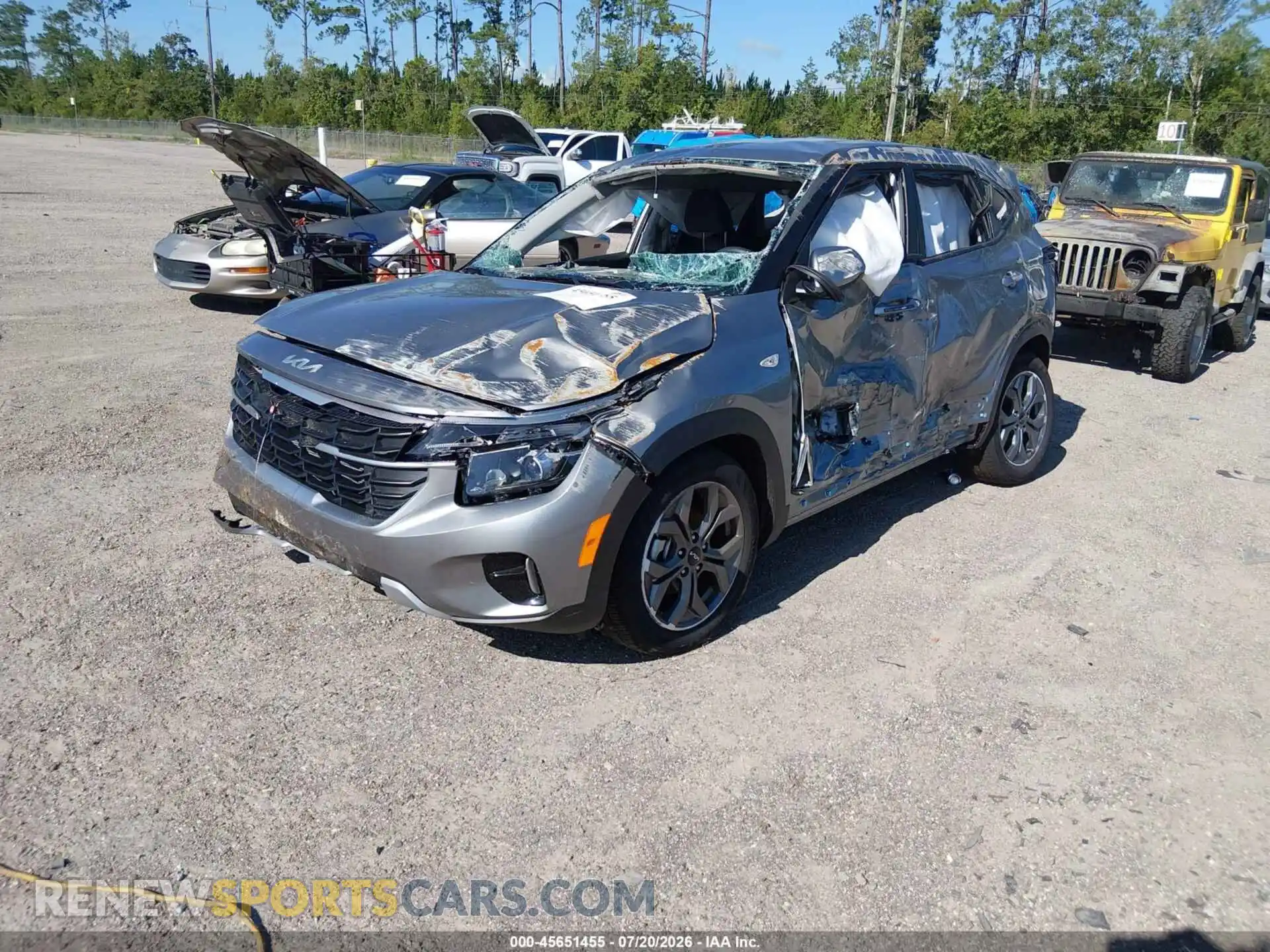 2 Photograph of a damaged car KNDEP2AA2T7944351 KIA SELTOS 2026