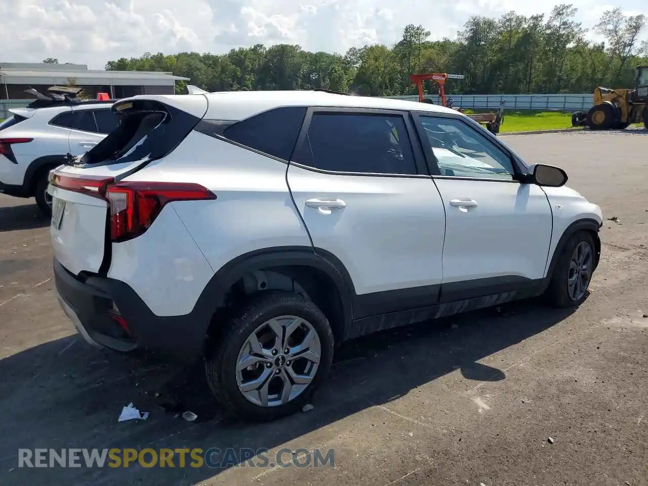 3 Photograph of a damaged car KNDEP2AA9T7888926 KIA SELTOS 2026