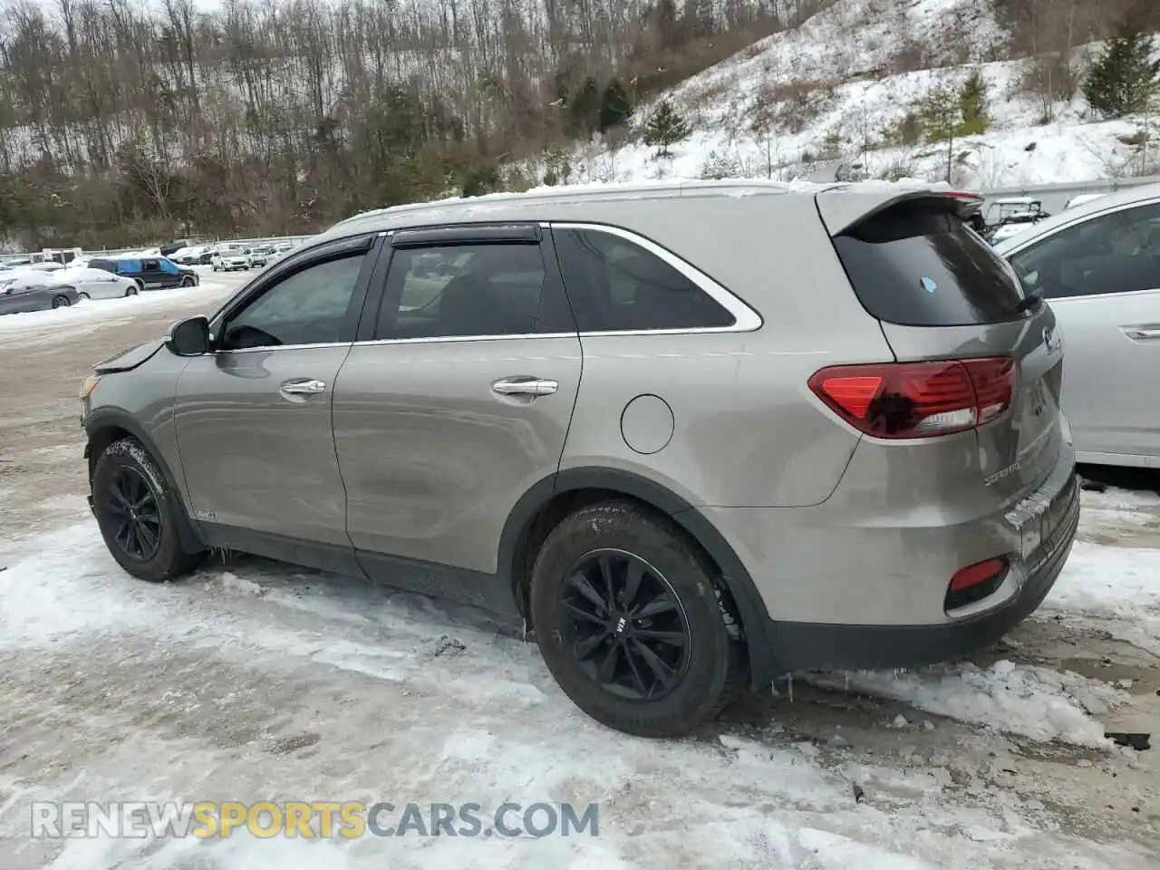 2 Photograph of a damaged car 5XYPGDA35KG440237 KIA SORENTO 2019