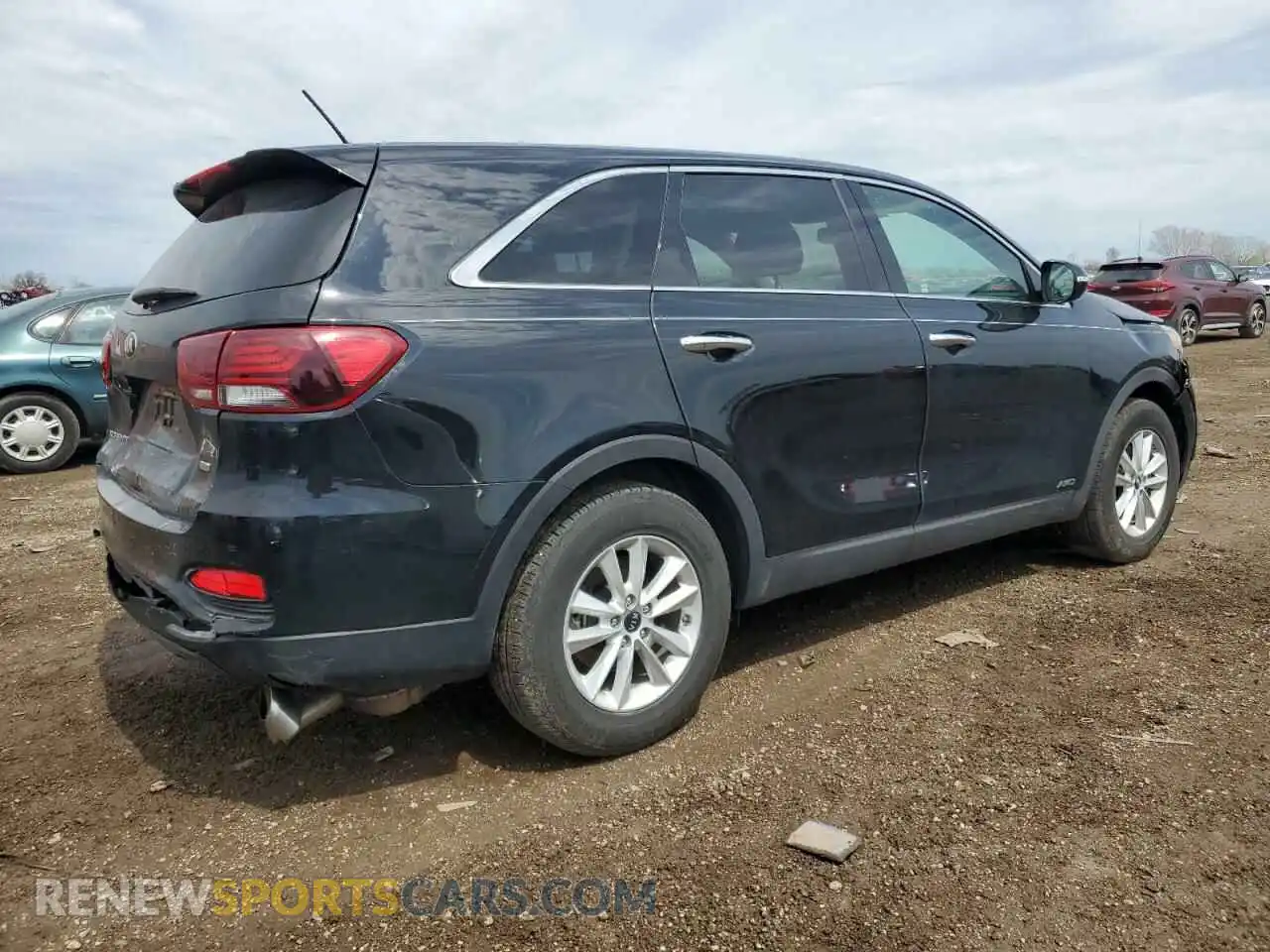 3 Photograph of a damaged car 5XYPGDA38KG574658 KIA SORENTO 2019
