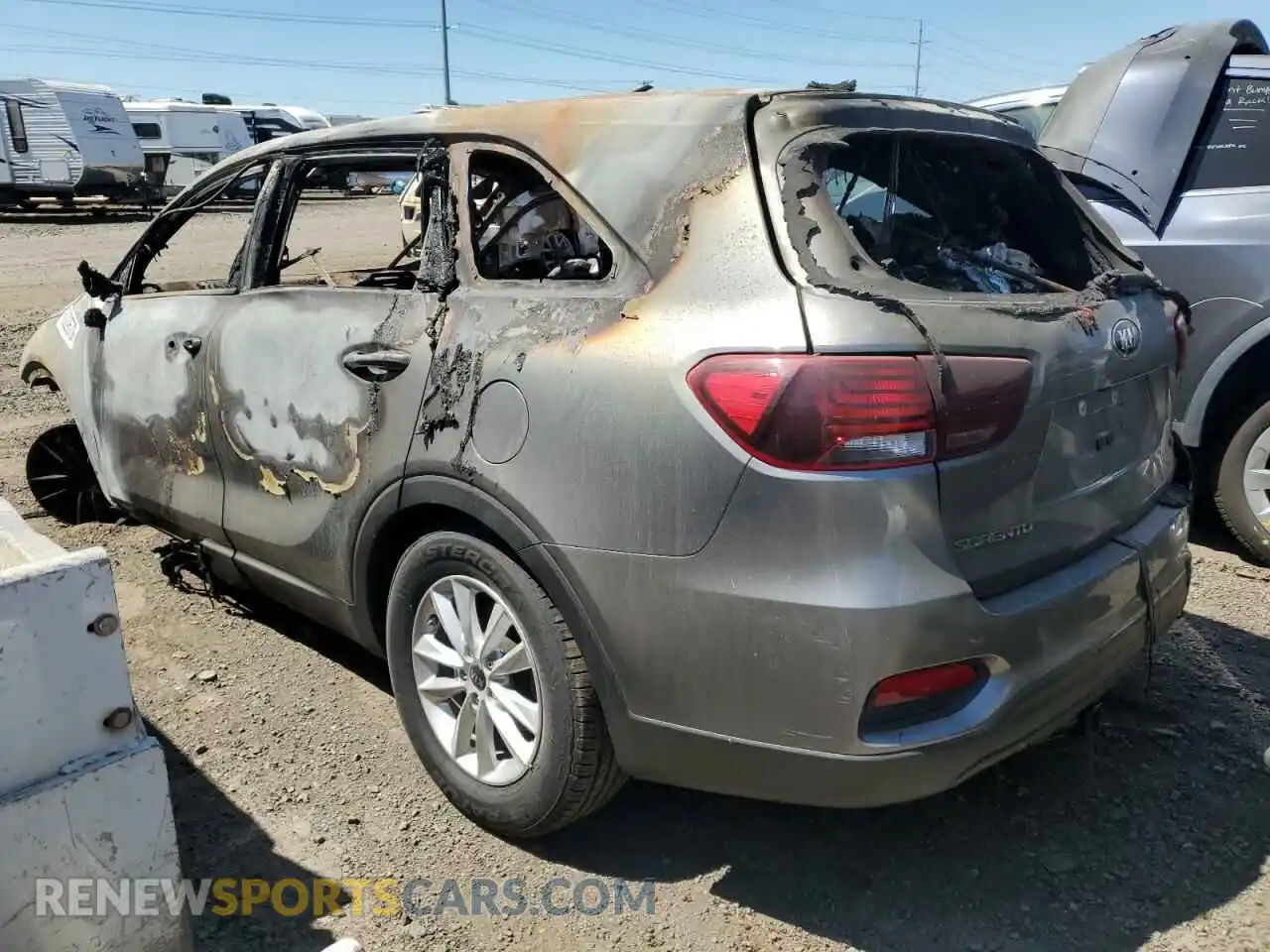 2 fotografías del automóvil dañado 5XYPGDA54KG509078 KIA SORENTO 2019