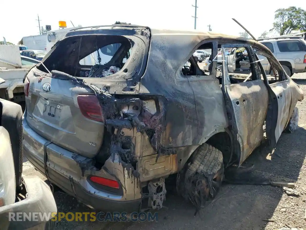 3 fotografías del automóvil dañado 5XYPGDA54KG509078 KIA SORENTO 2019