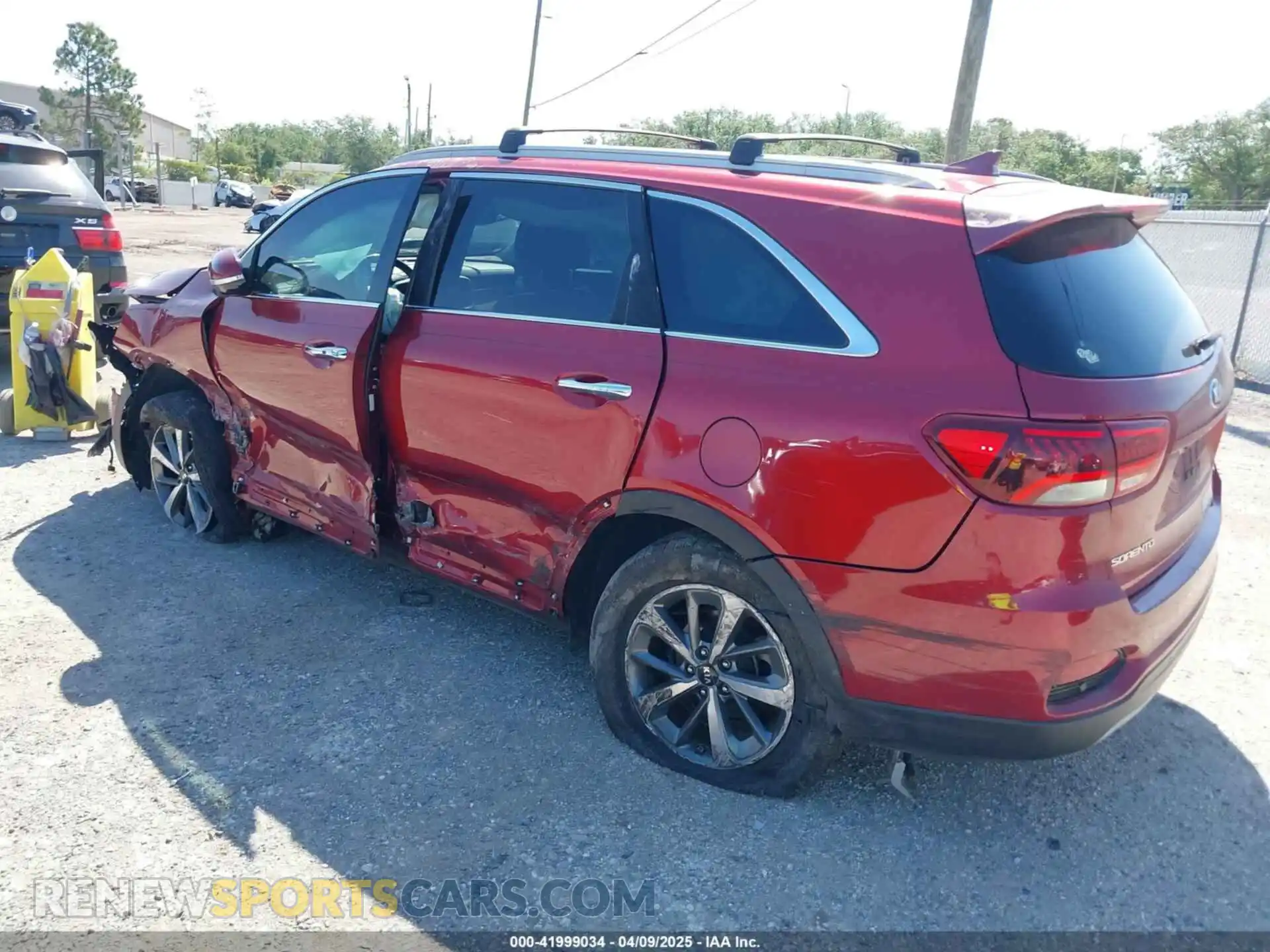 3 Photograph of a damaged car 5XYPH4A50KG464007 KIA SORENTO 2019