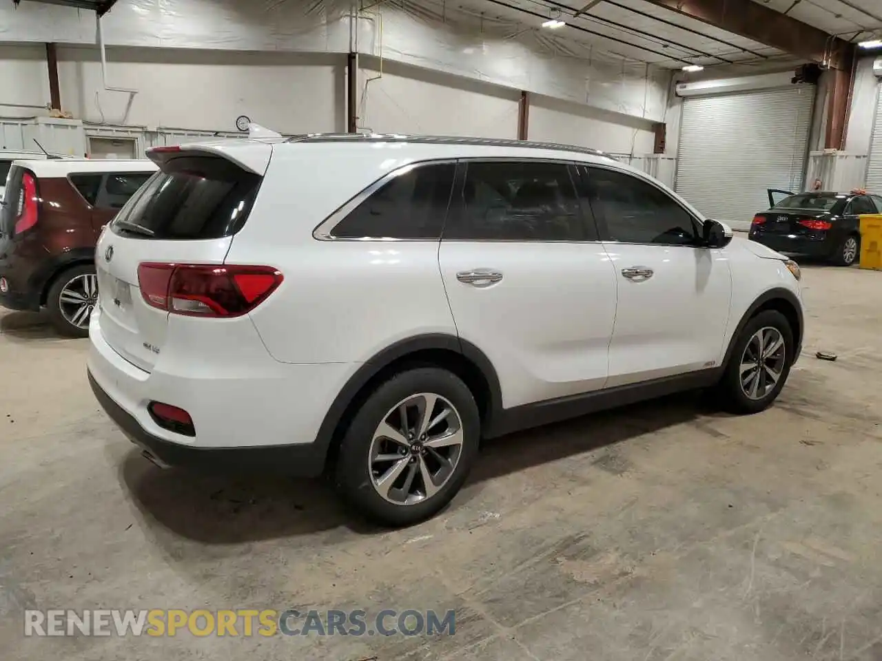 3 Photograph of a damaged car 5XYPHDA55KG473088 KIA SORENTO 2019