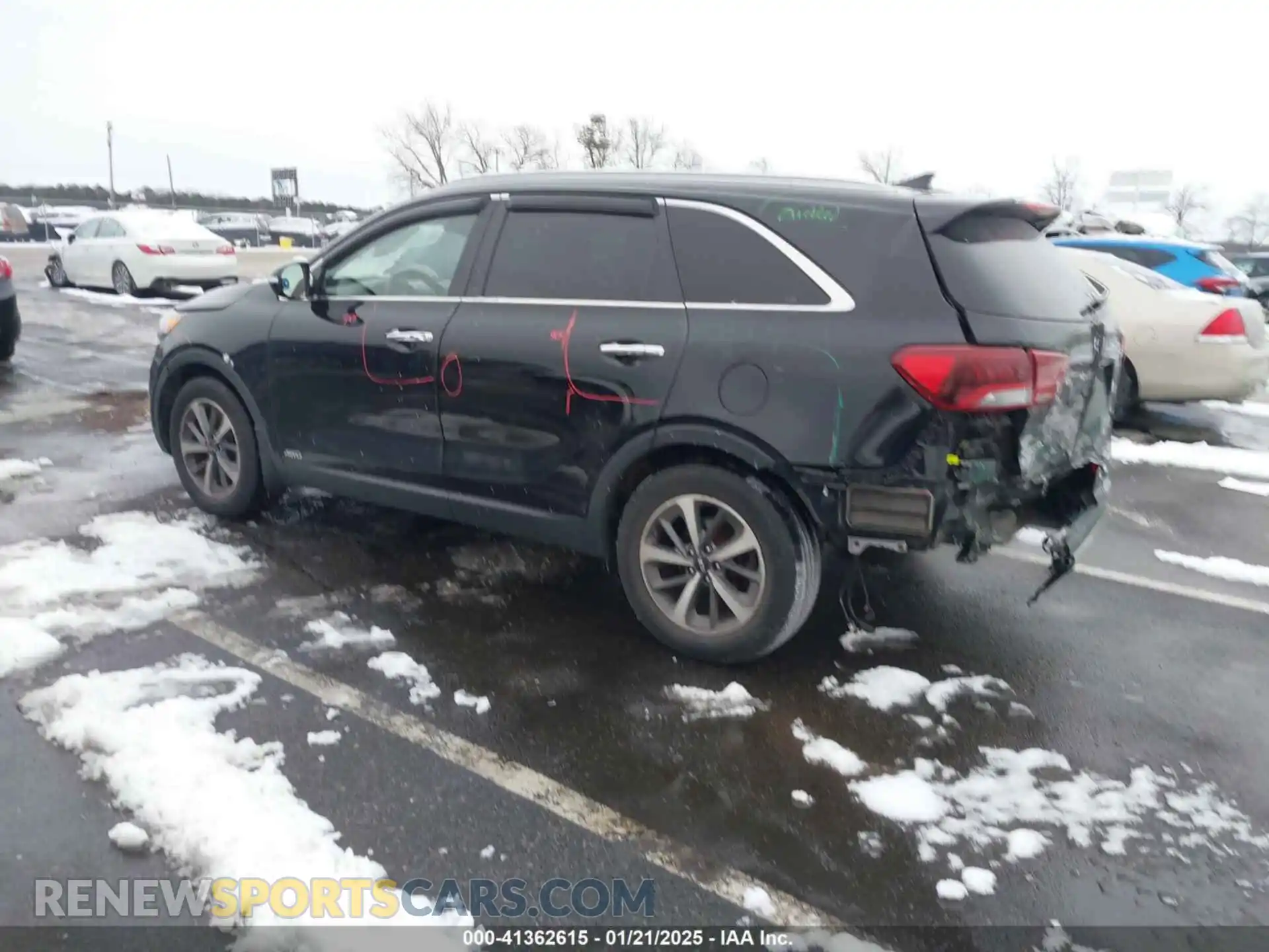 3 Photograph of a damaged car 5XYPHDA57KG452677 KIA SORENTO 2019