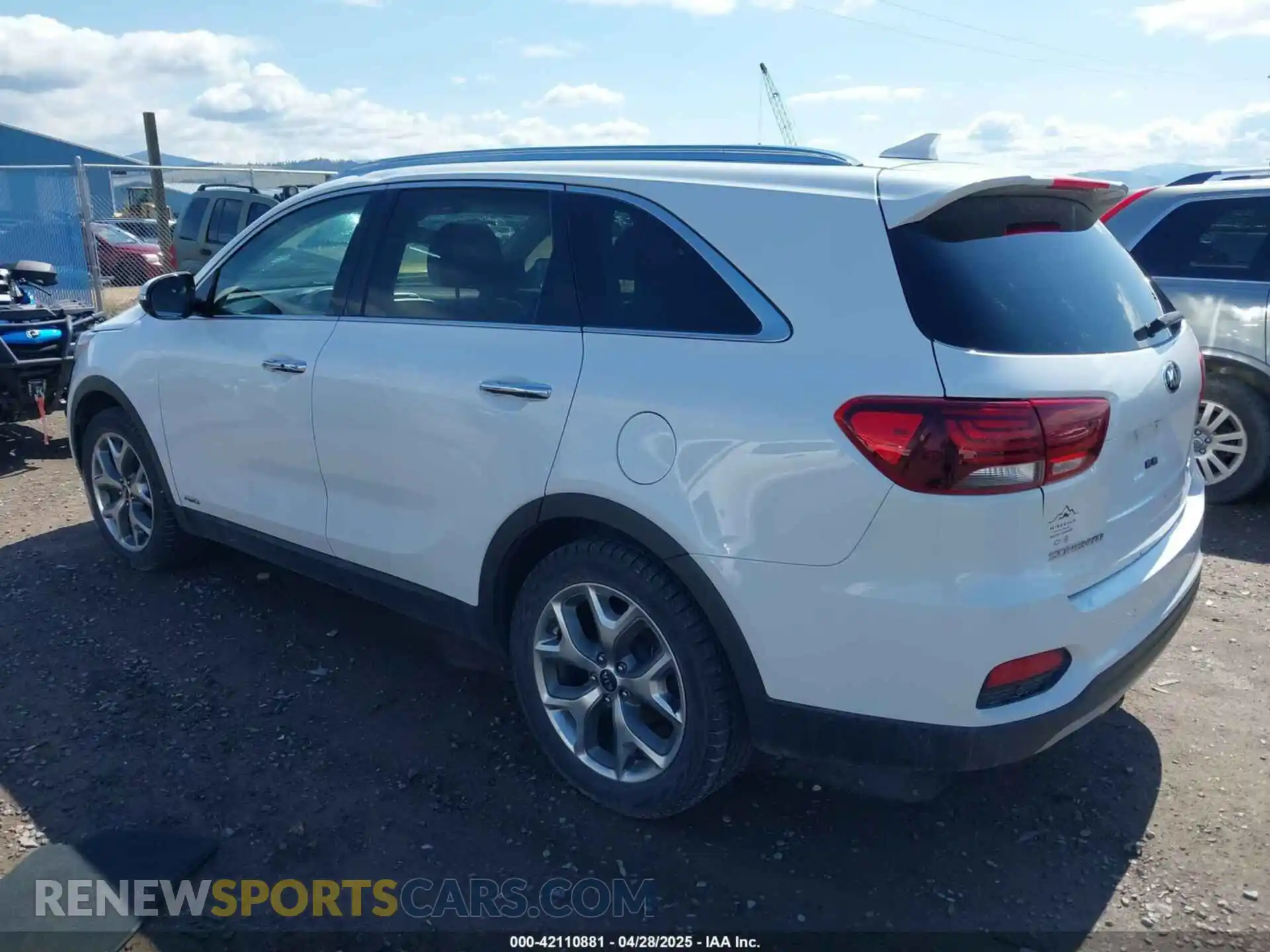 3 Photograph of a damaged car 5XYPHDA59KG606743 KIA SORENTO 2019