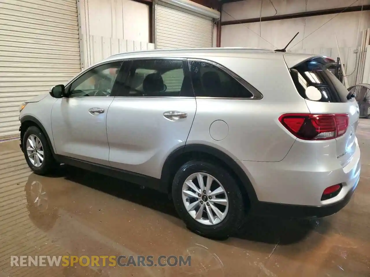 2 fotografías del automóvil dañado 5XYPG4A30LG649015 KIA SORENTO 2020