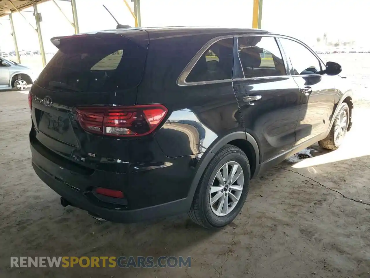 3 fotografías del automóvil dañado 5XYPG4A36LG690006 KIA SORENTO 2020