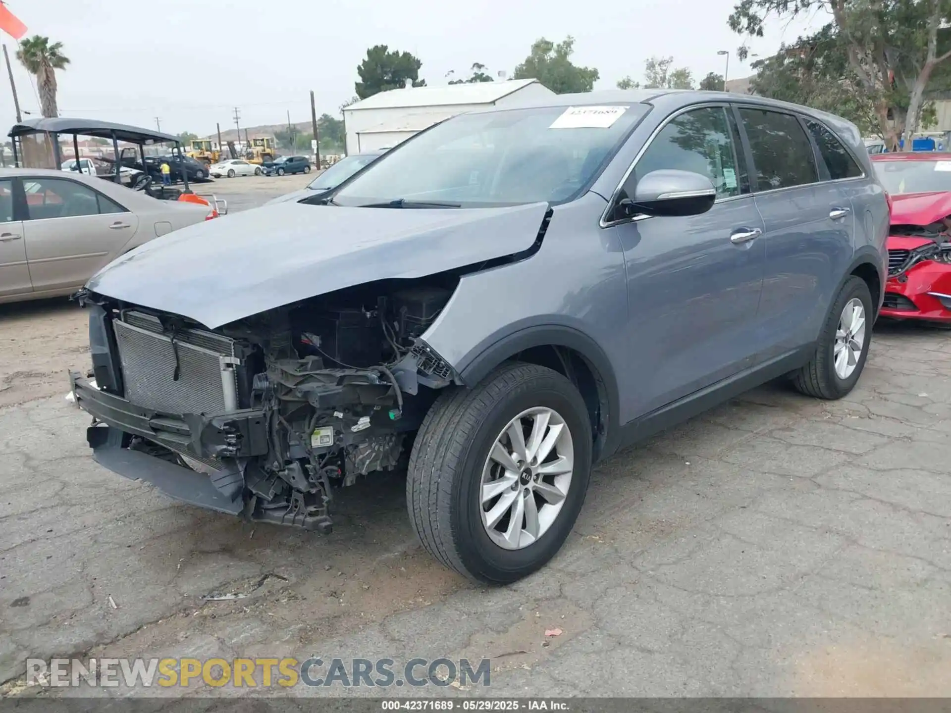 2 fotografías del automóvil dañado 5XYPG4A39LG669053 KIA SORENTO 2020